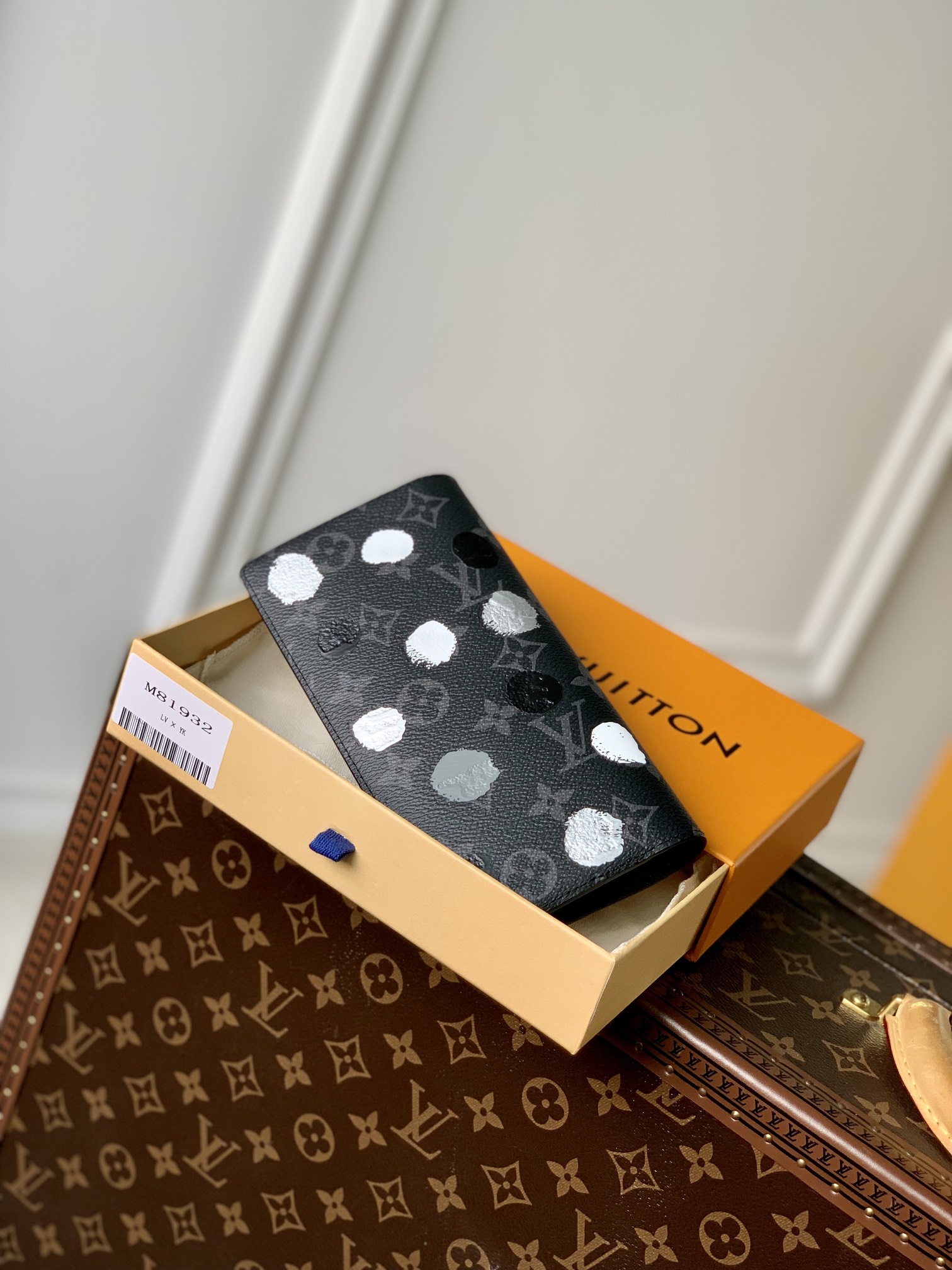 l**is V*t*n wallet m81980-19 x 10.5 x 2 cm