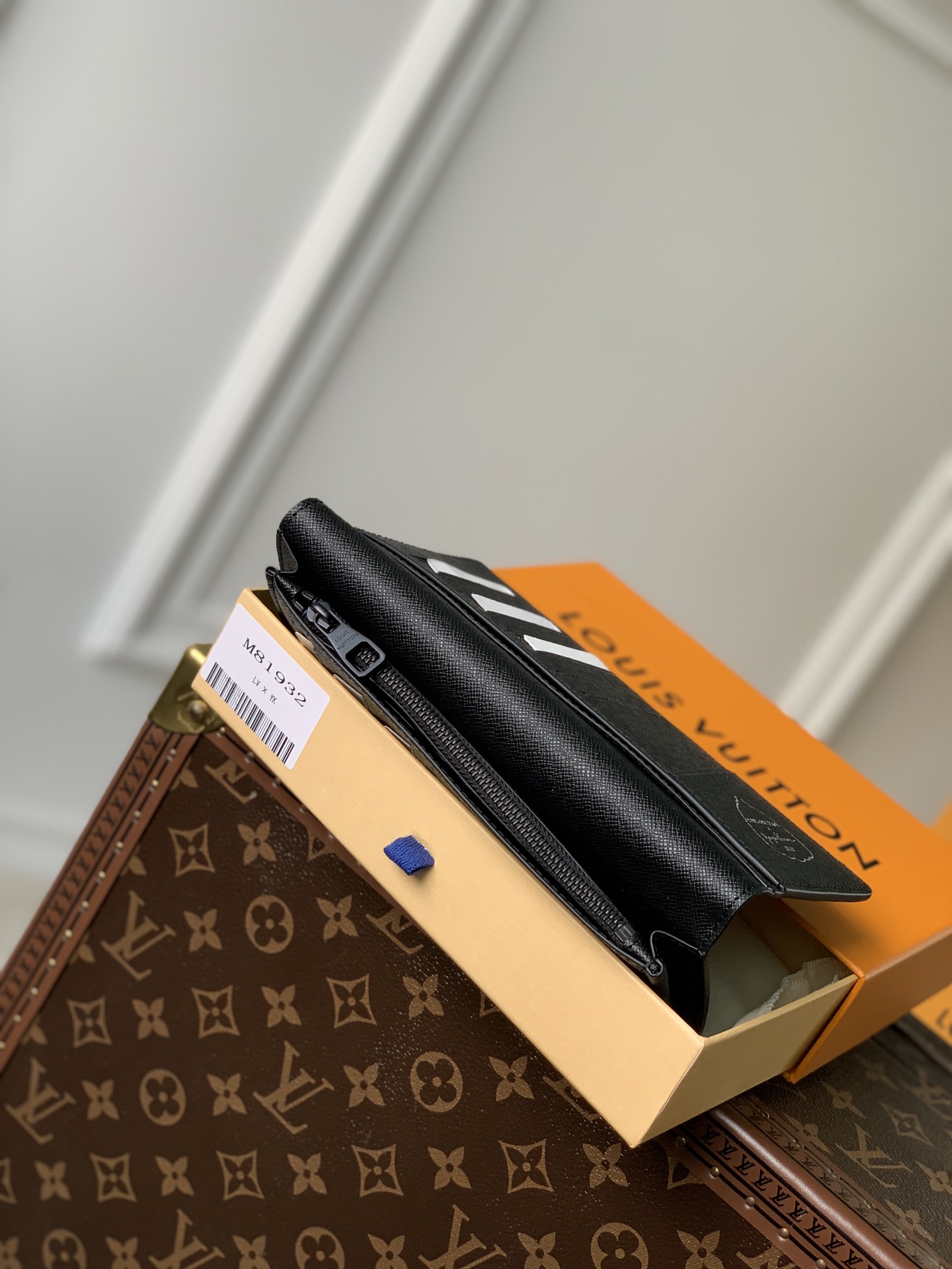 l**is V*t*n wallet m81980-19 x 10.5 x 2 cm