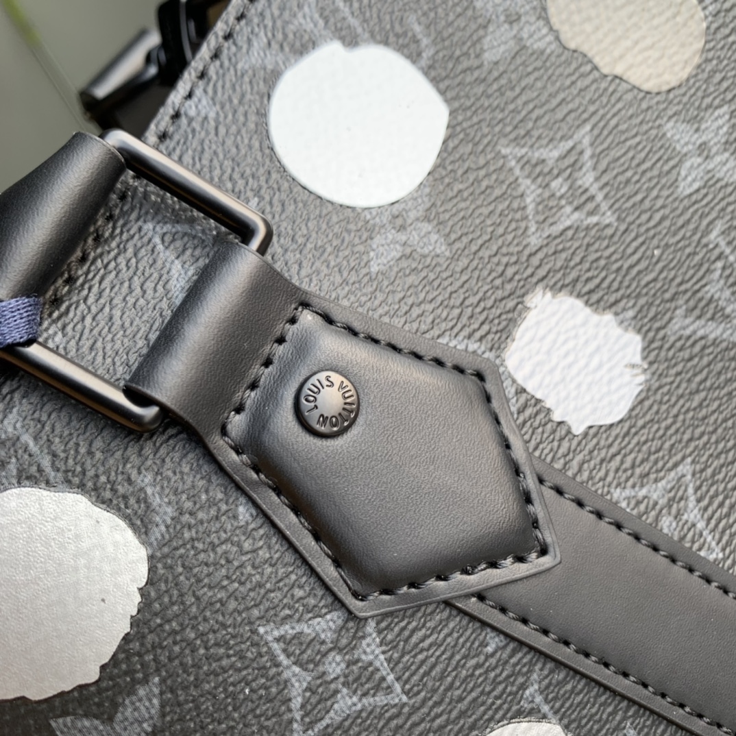 l**is V*t*n sac plat bag-36.5 x 38 x 9cm