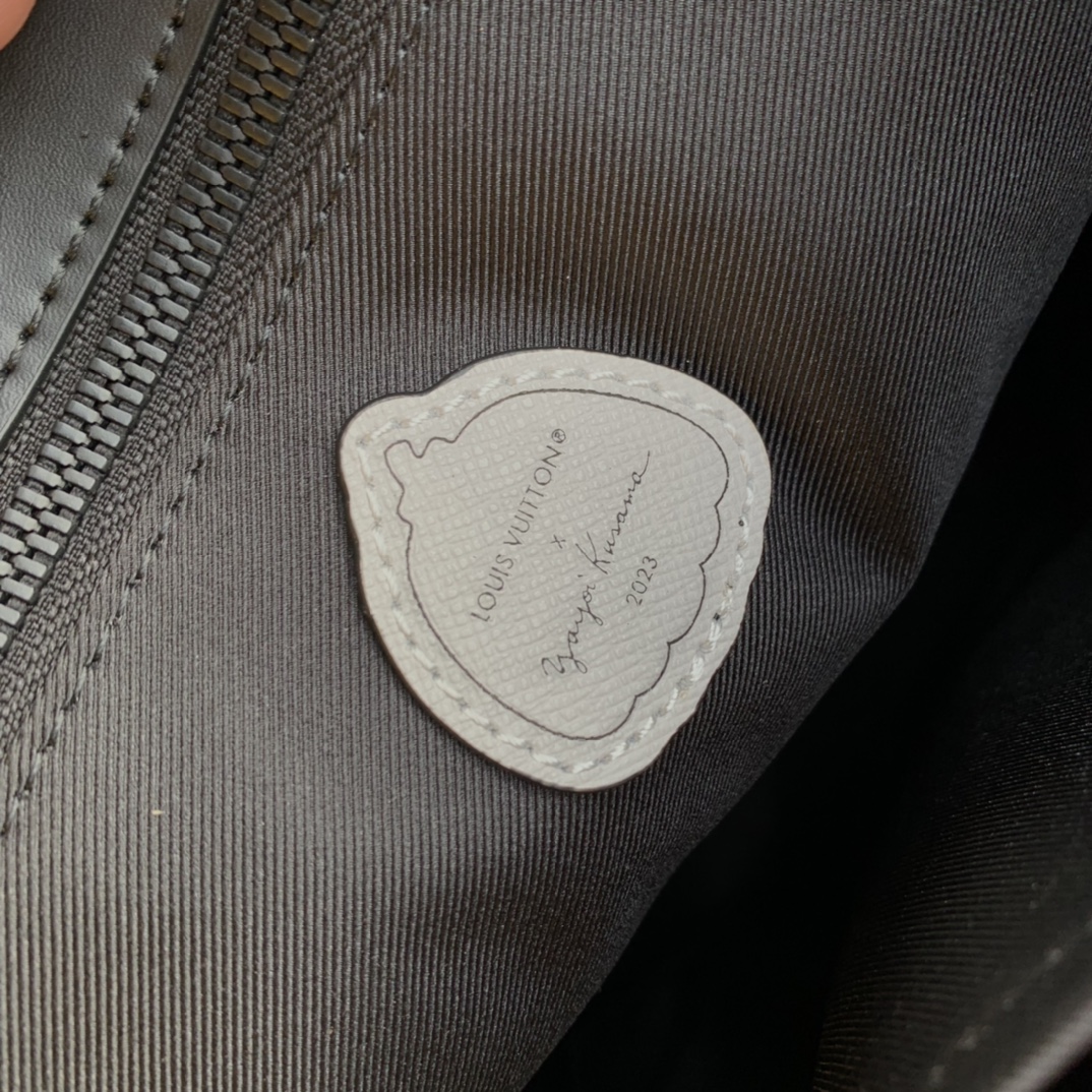 l**is V*t*n sac plat bag-36.5 x 38 x 9cm