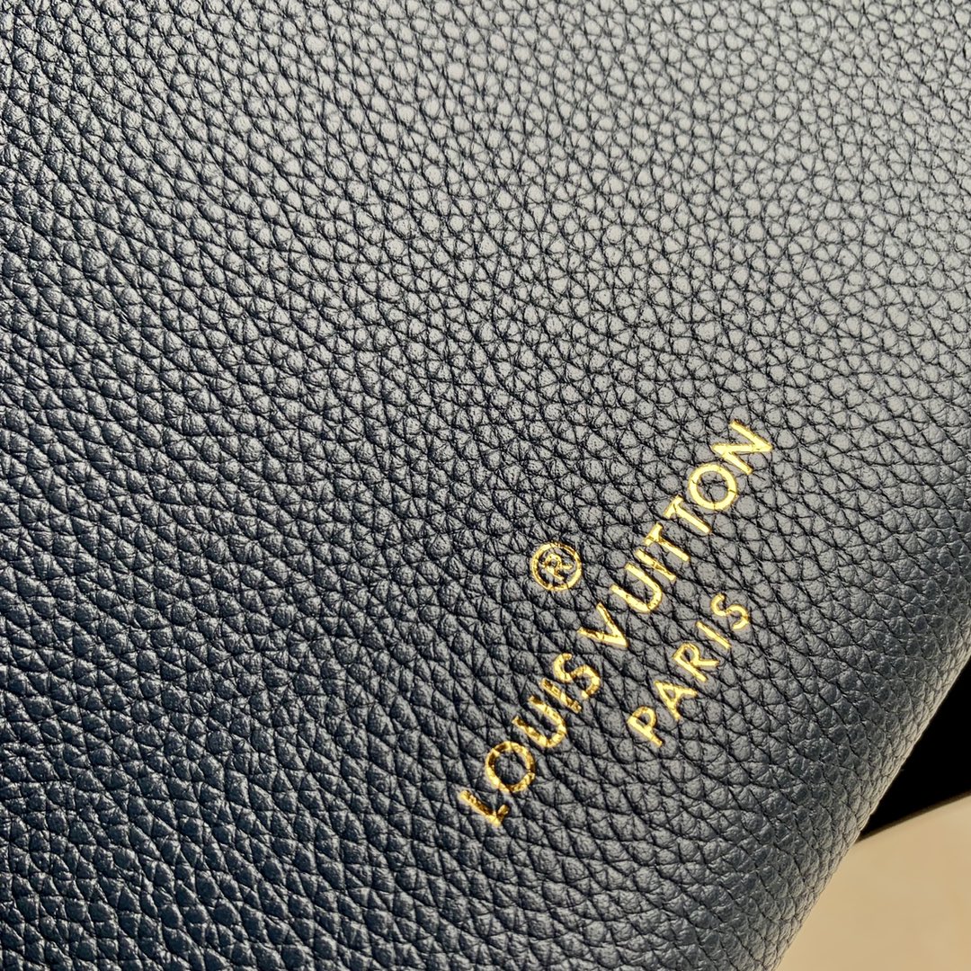 l**is V*t*n on my side tote bag-25*20*12cm