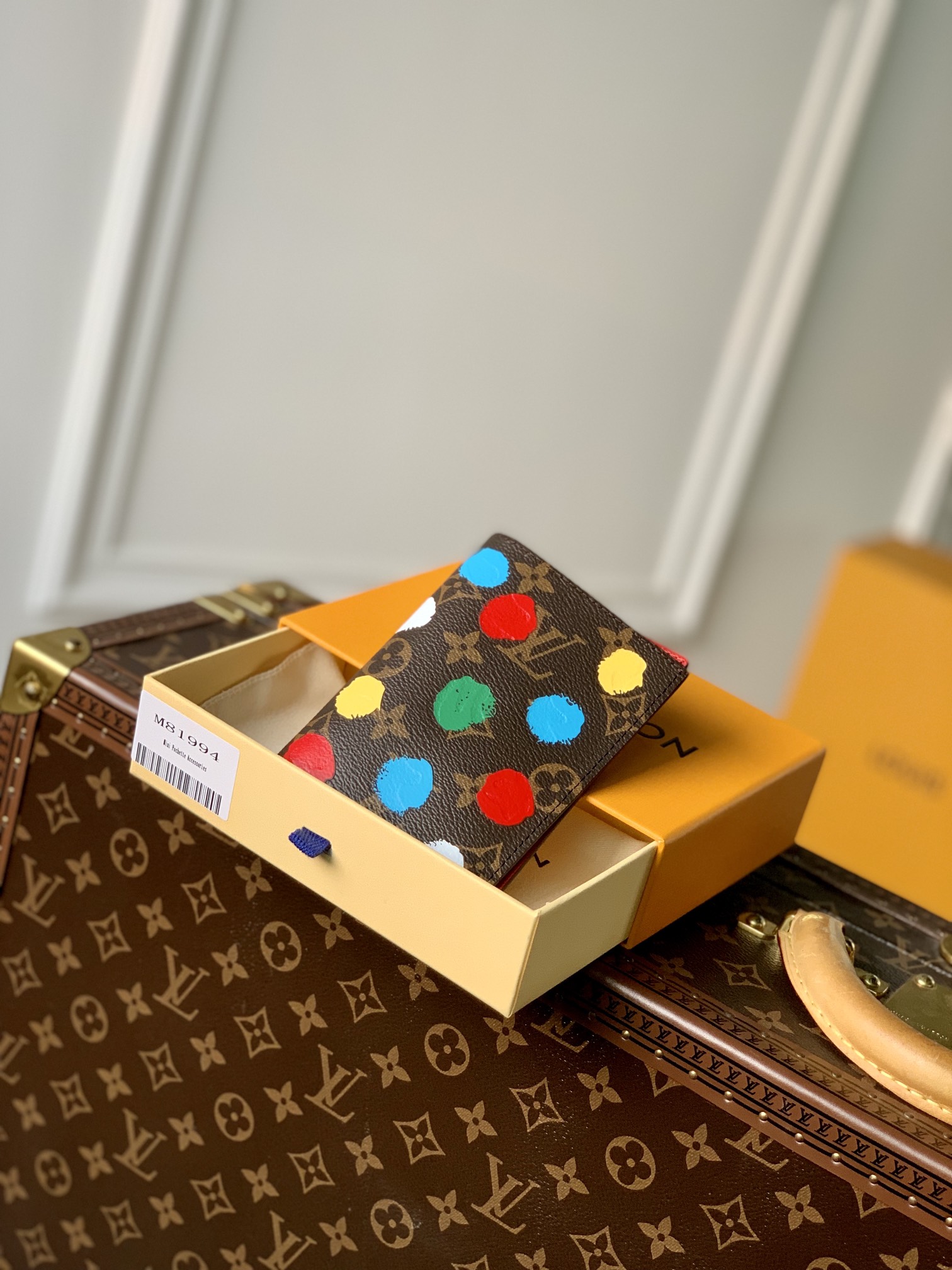 l**is V*t*n wallet-10.0 x 14.0 x 2.5cm