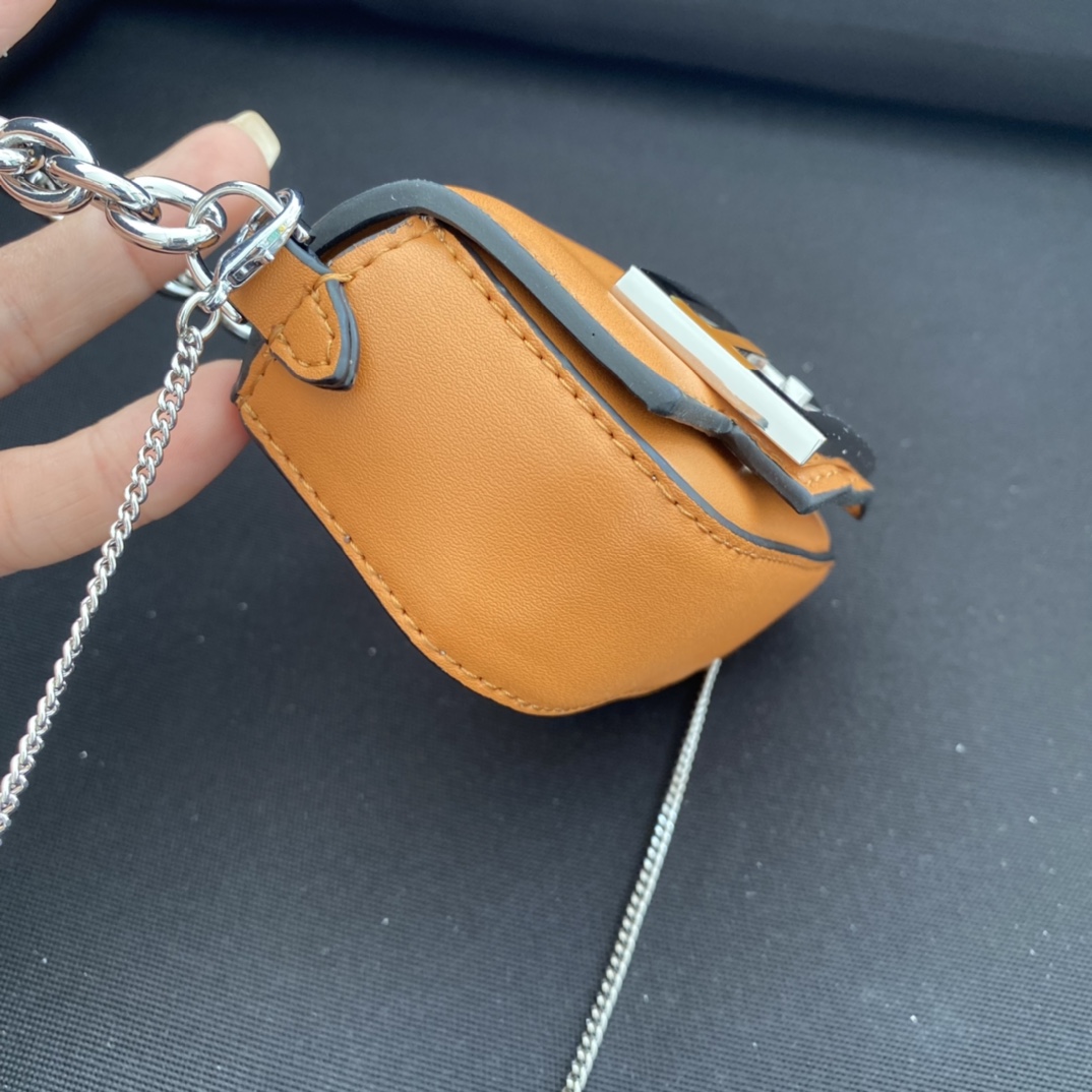 f**di&T*f*ny baguette bag-11×6.5×2.5cm