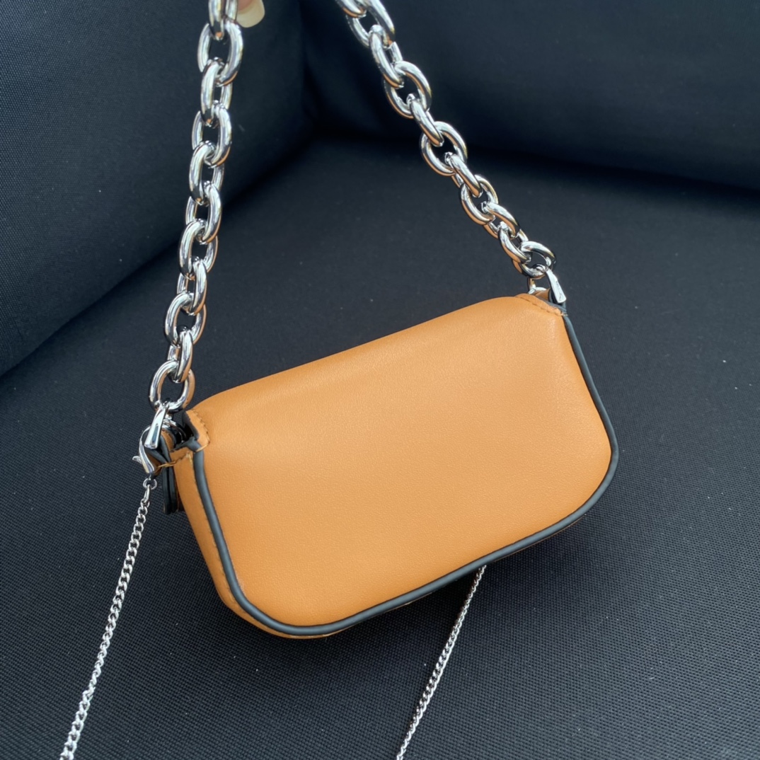 f**di&T*f*ny baguette bag-11×6.5×2.5cm