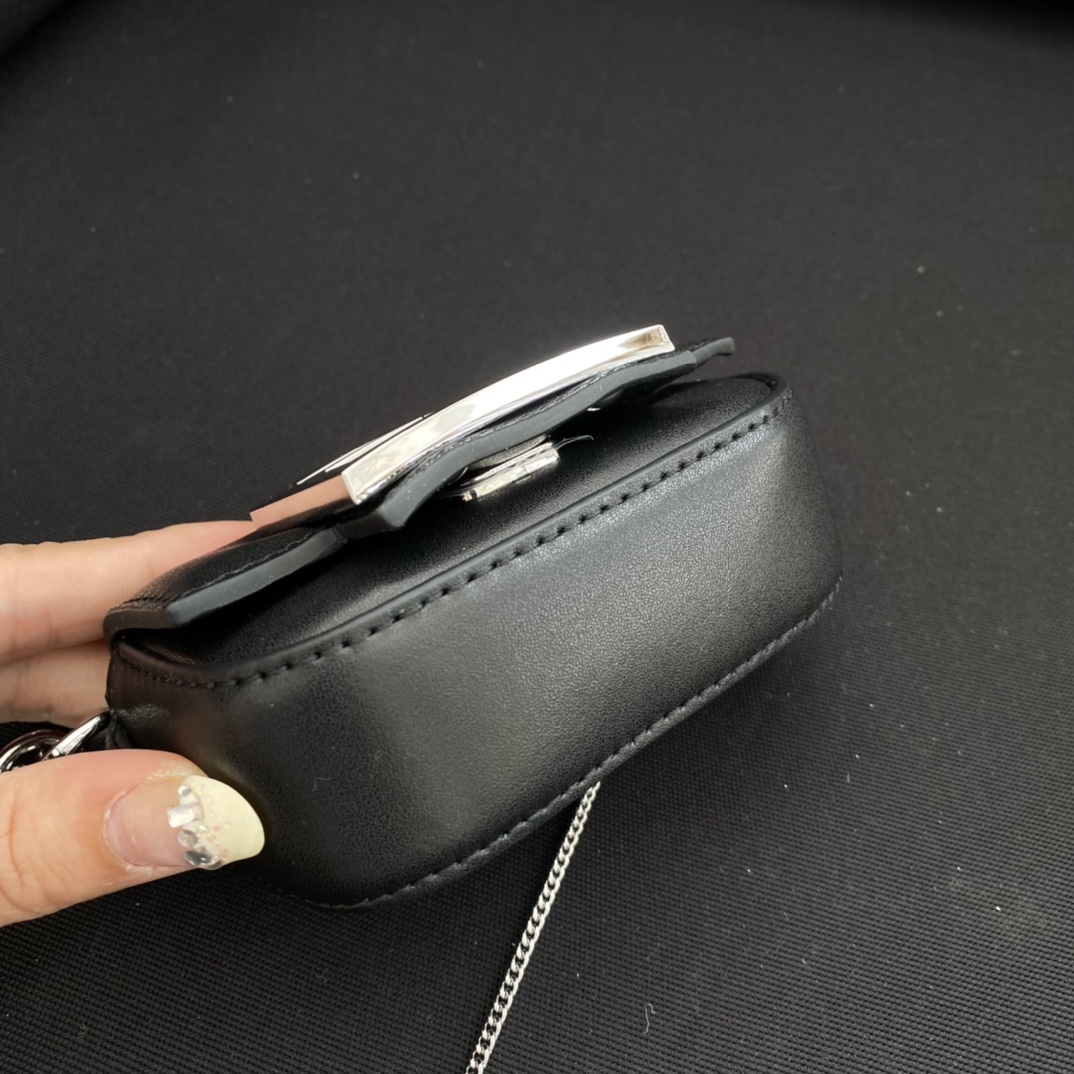 f**di&T*f*ny baguette bag-11×6.5×2.5cm