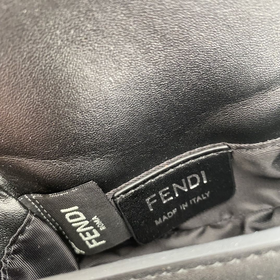 f**di&T*f*ny baguette bag-11×6.5×2.5cm