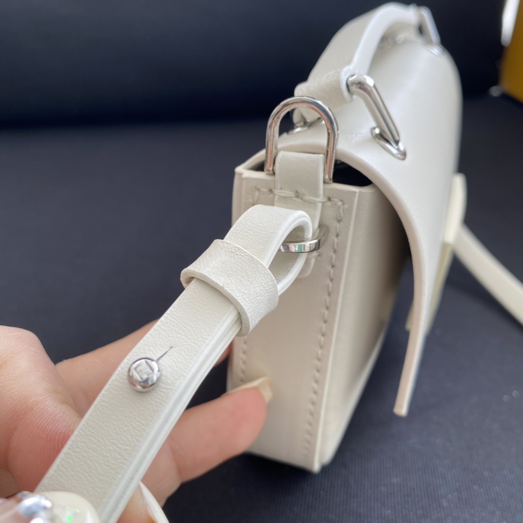 F**di baguette bag-19×14×4cm