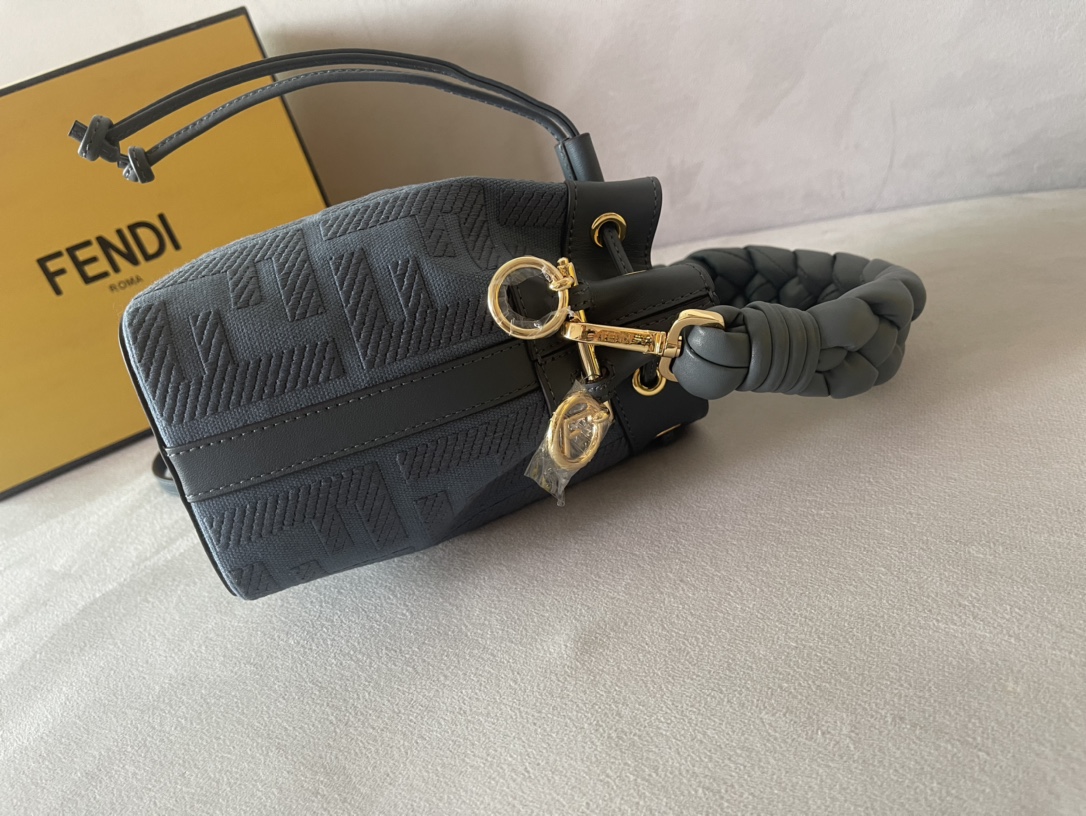 F**di mini mon tresor bag -12x18x10cm