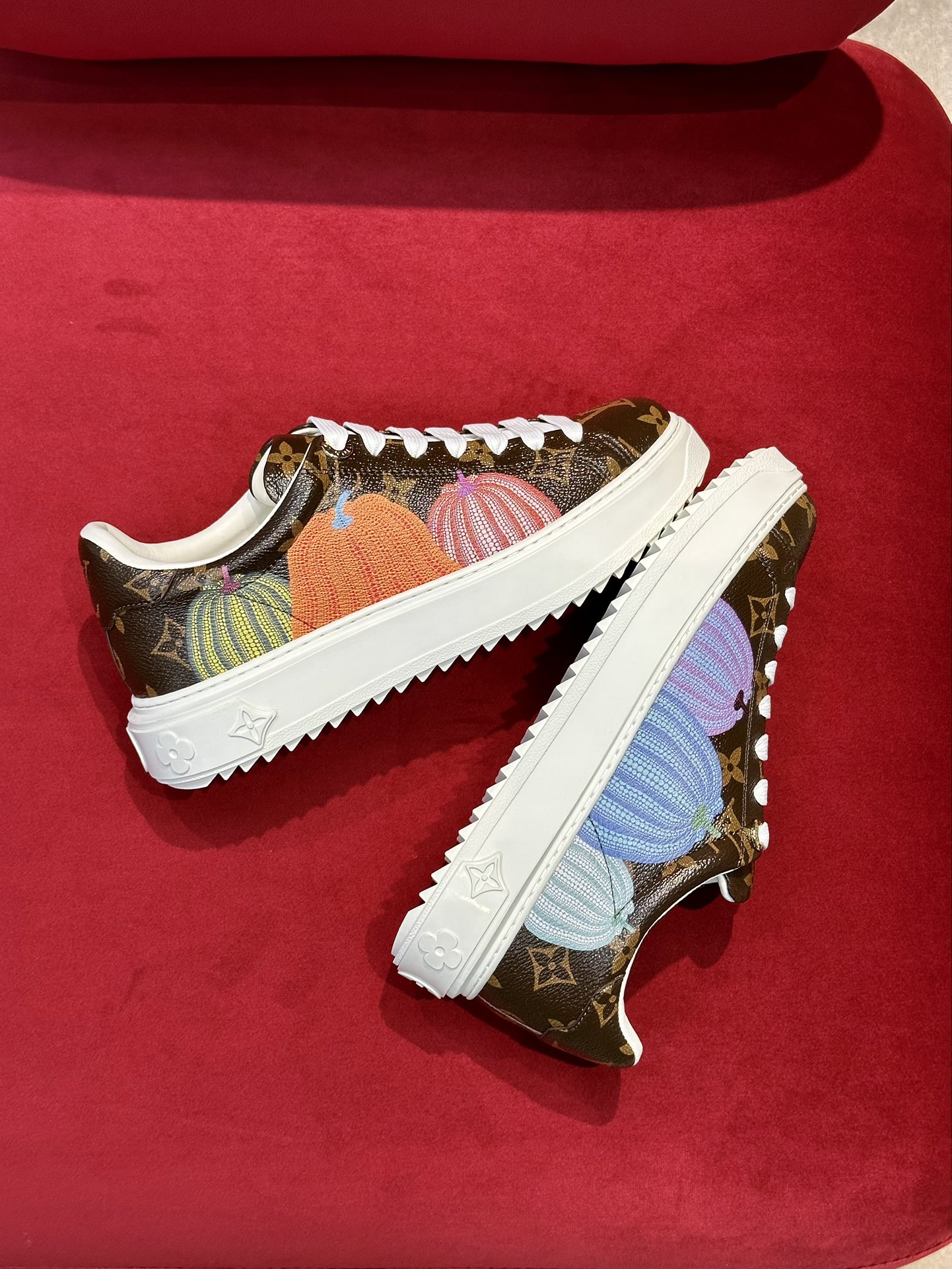 l**is V*t*n time out sneaker