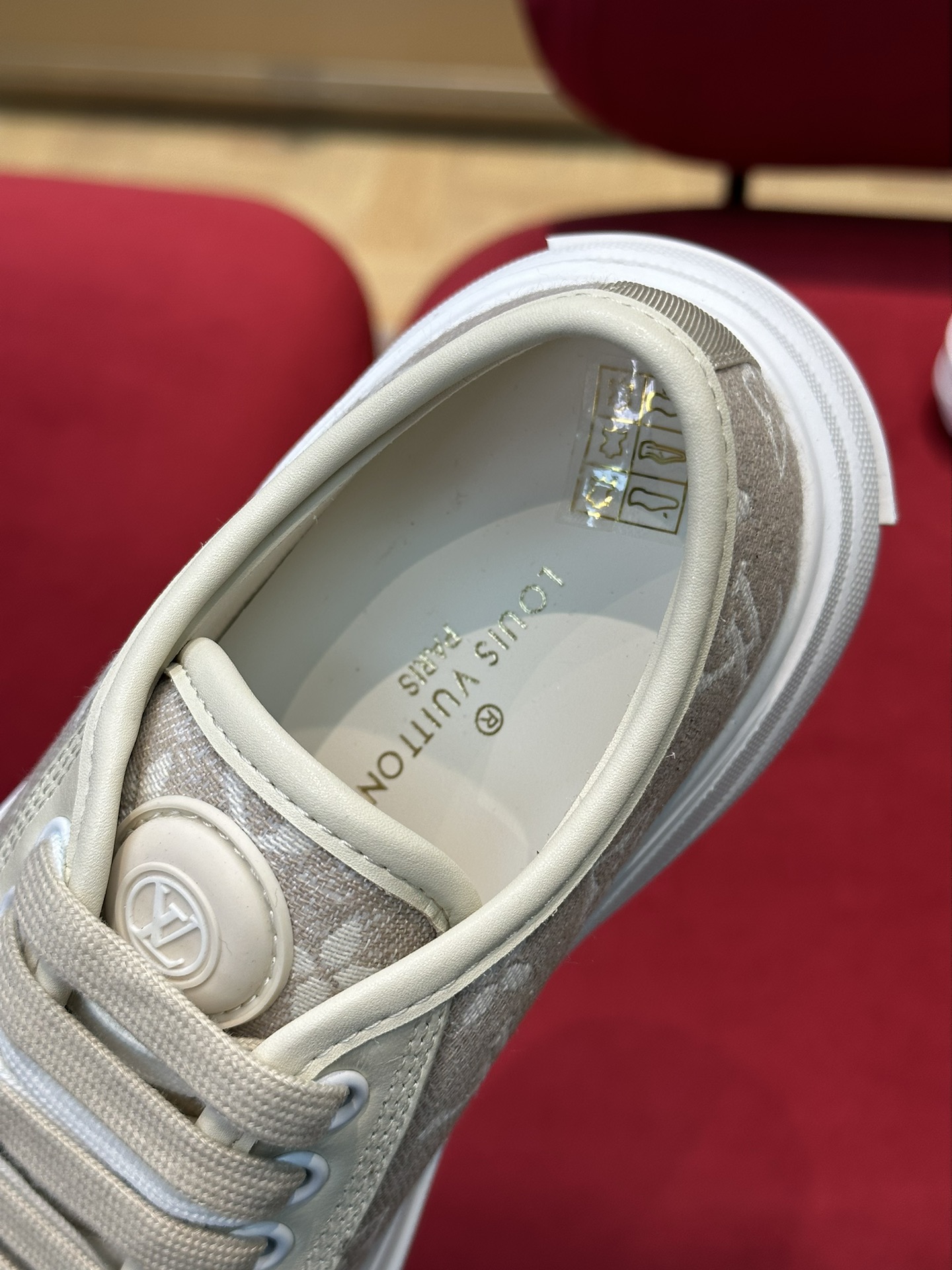 l**is V*t*n squad sneaker