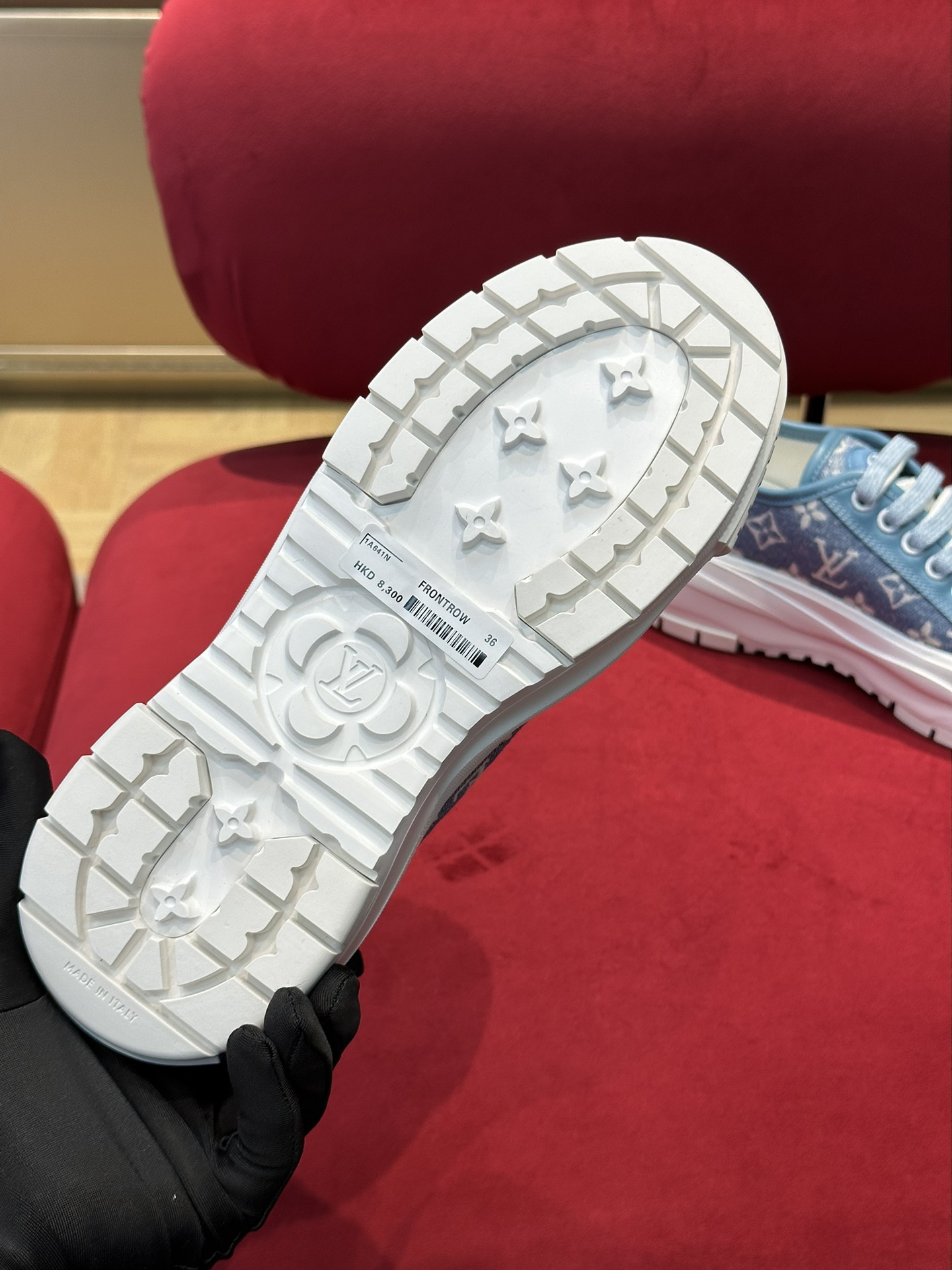 l**is V*t*n squad sneaker