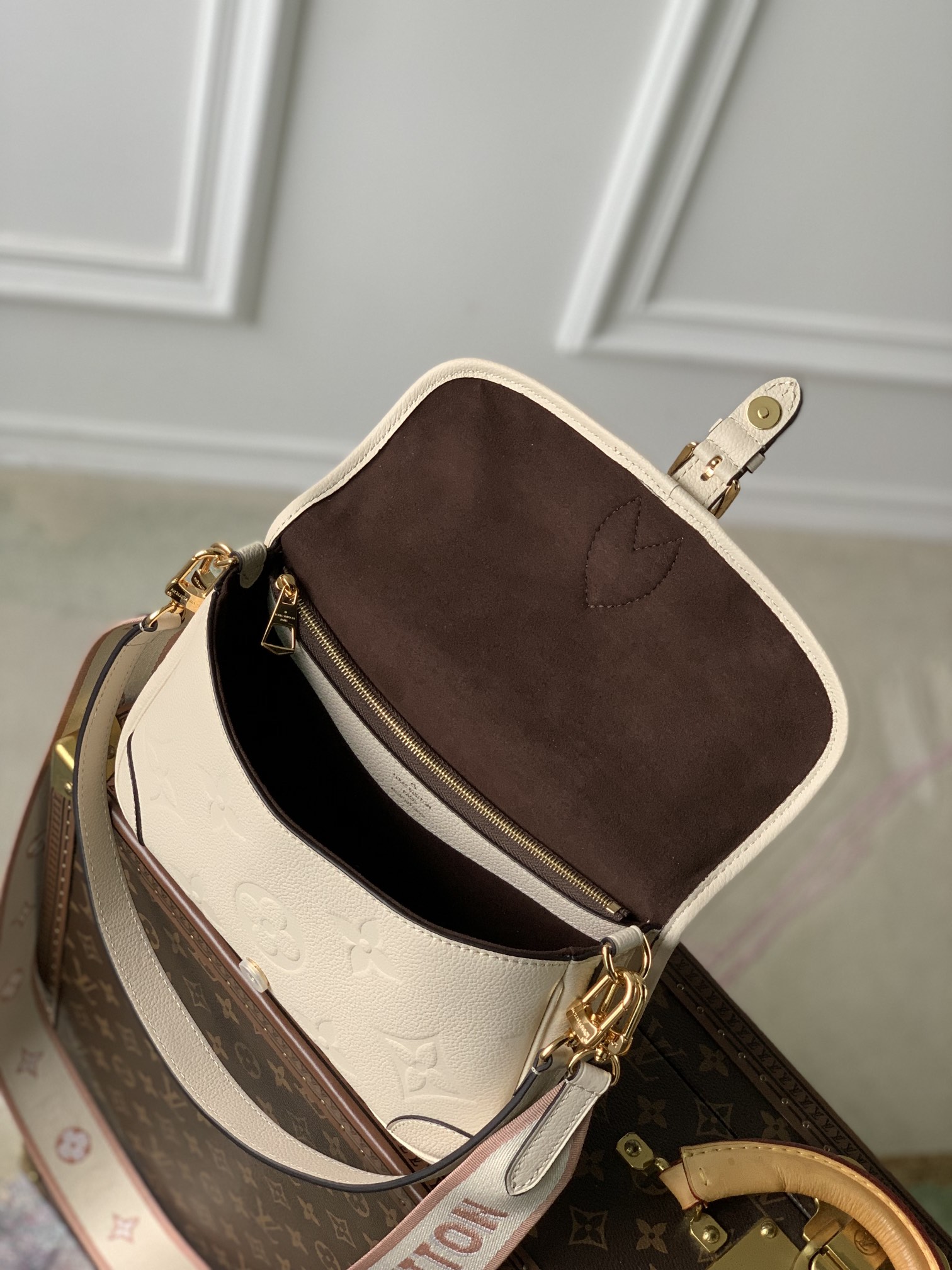 l**is V*t*n diane handbags-m46386-23 x 16 x 8.5cm