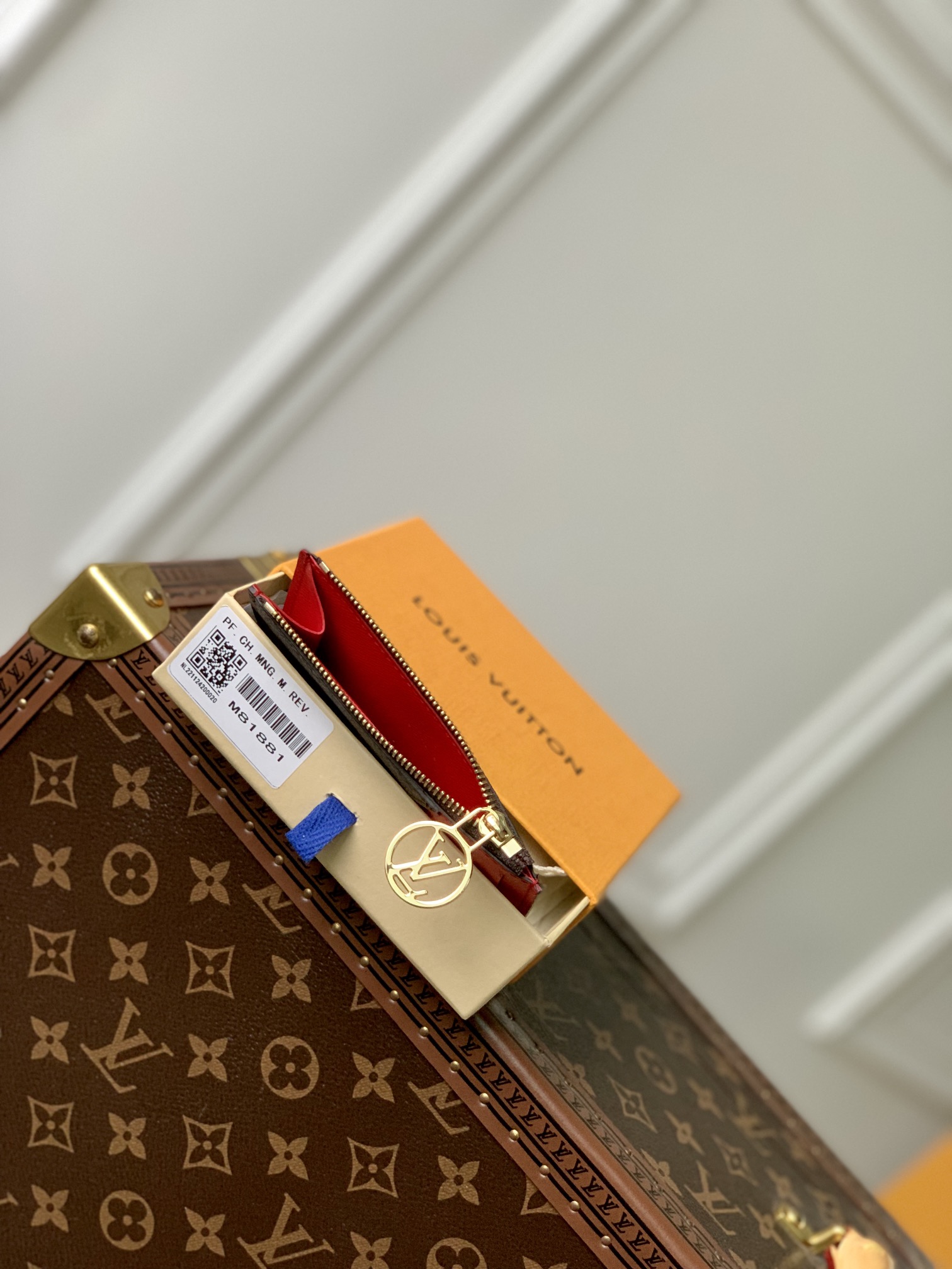 l**is V*t*n wallet-m81881-12 x 8 x 0.8cm