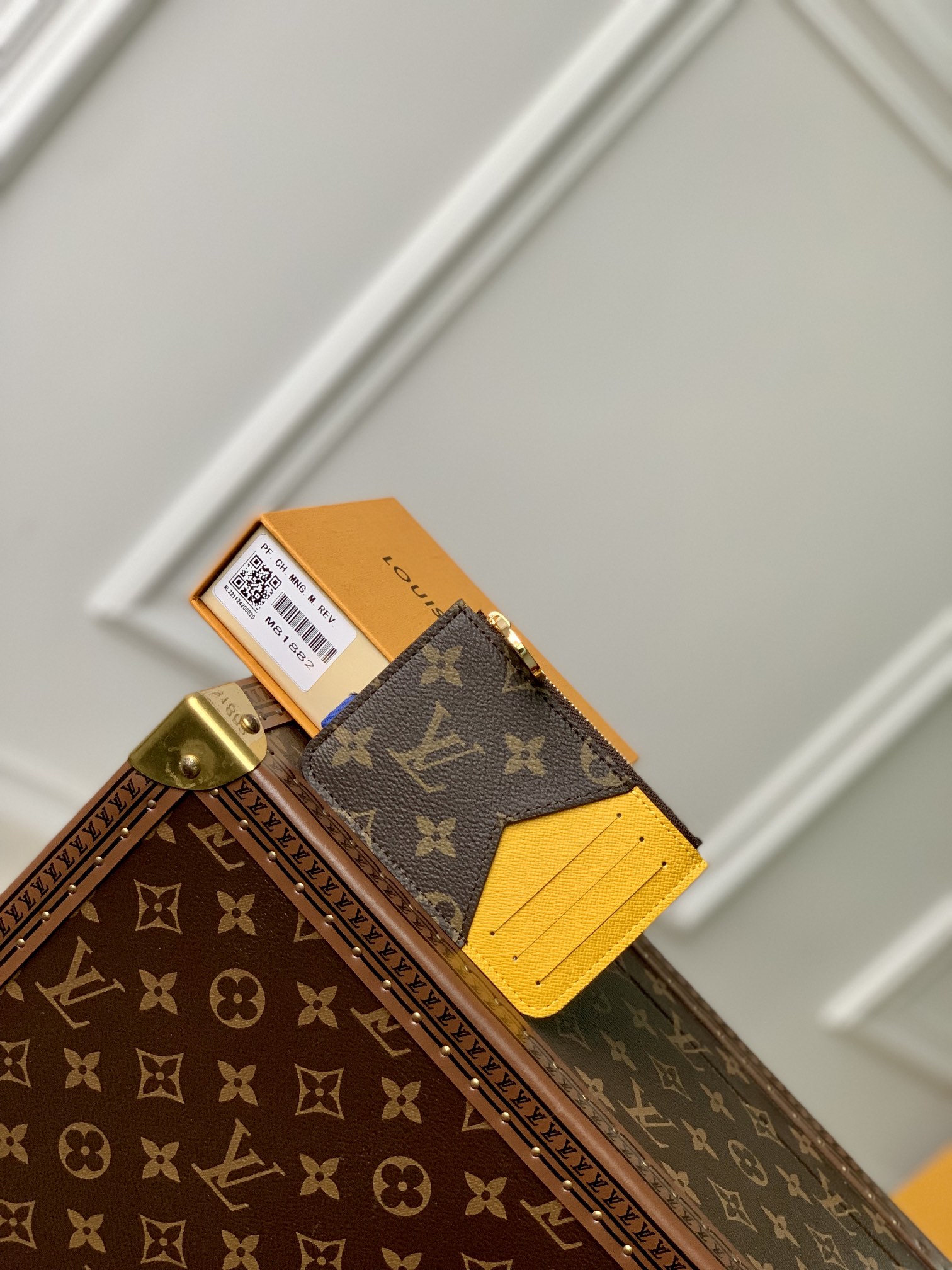 l**is V*t*n wallet-m81881-12 x 8 x 0.8cm