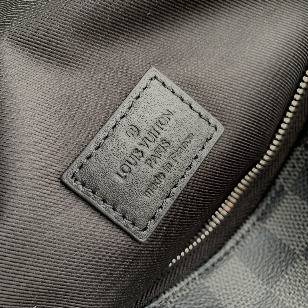 l**is V*t*n discovery backpack-30*40*20cm