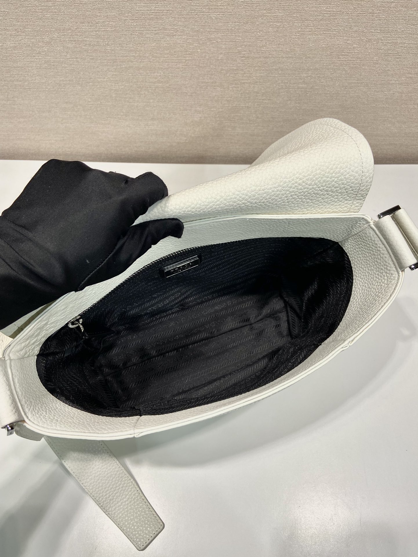 Pra*a 2vd056 messenger bag-22*2212cm