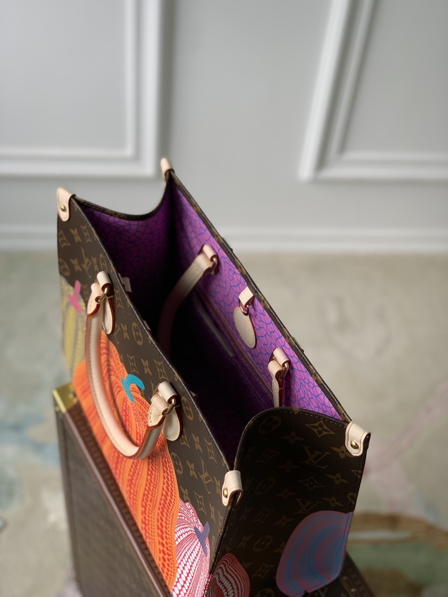 l**is V*t*n x ykonthego handbag-35 x 27 x 14 cm