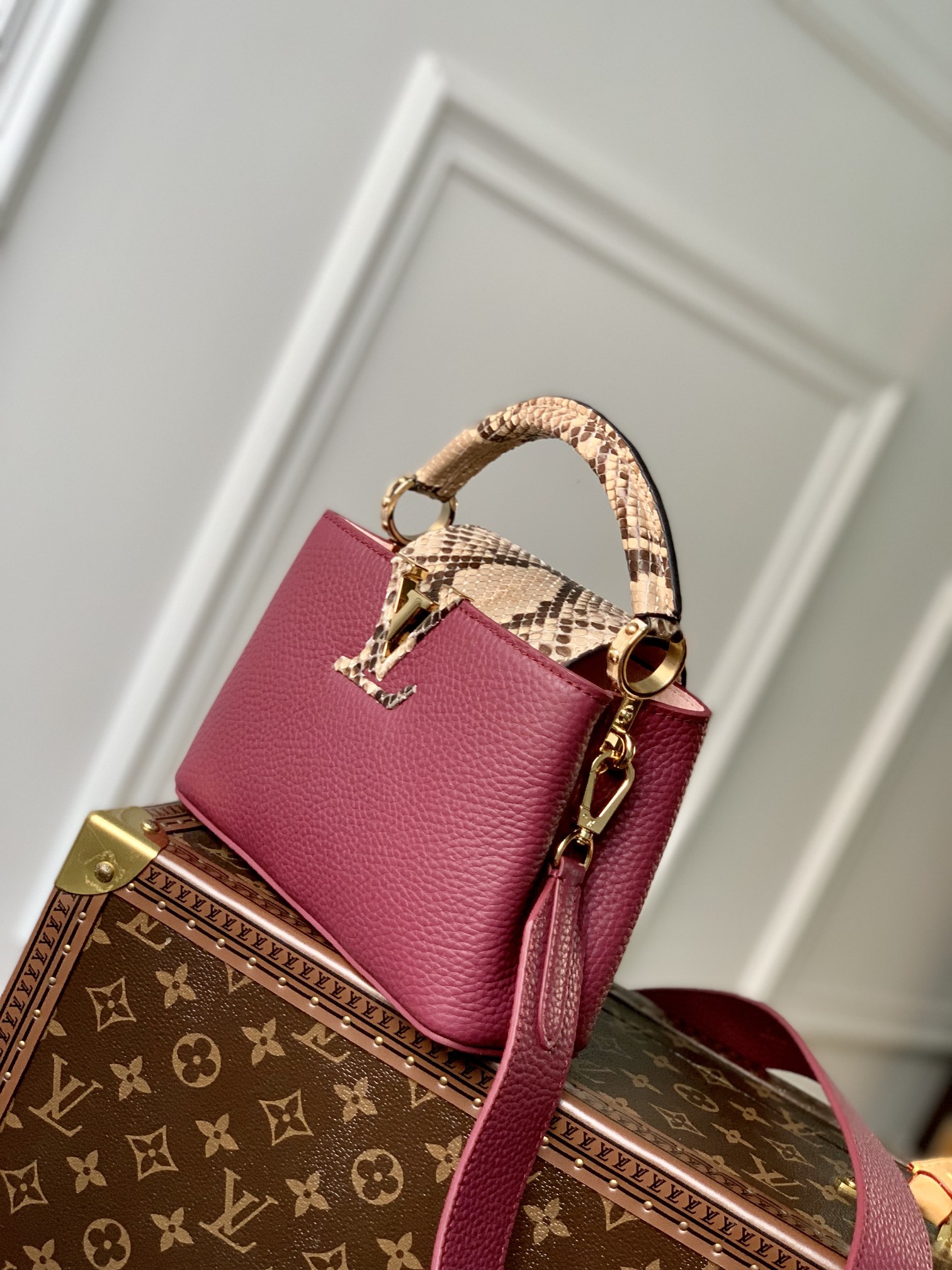 l**is V*t*n mini capucines handlebag-21*14*8cm