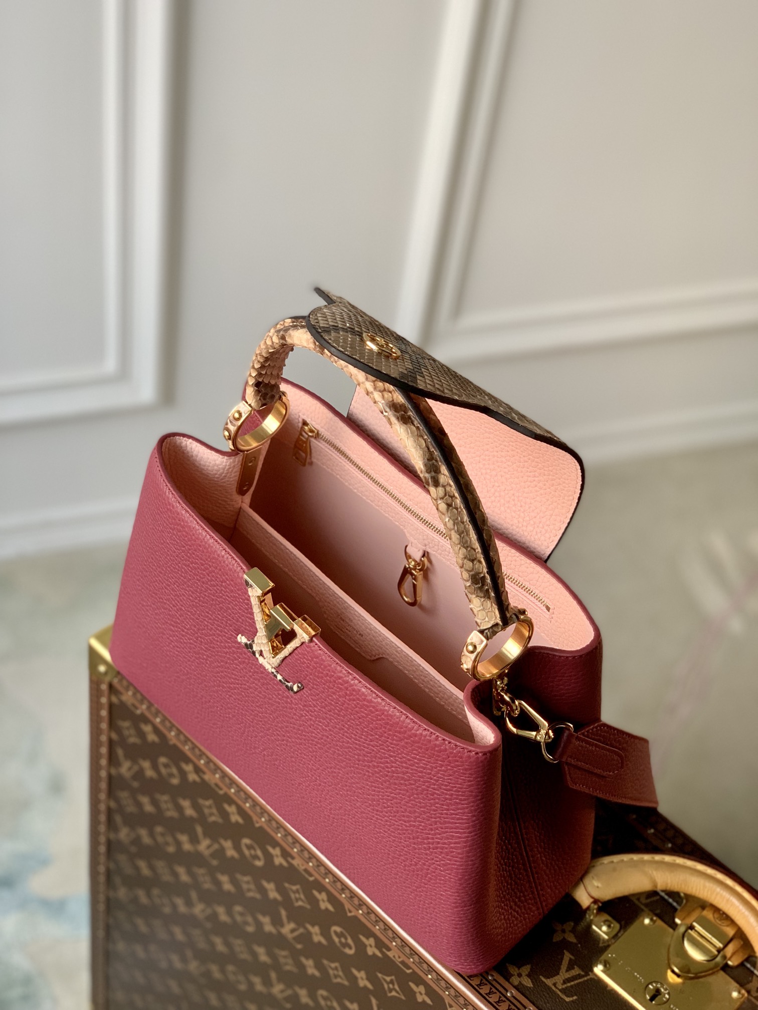 l**is V*t*n capucines bag-31.5*20*11cm