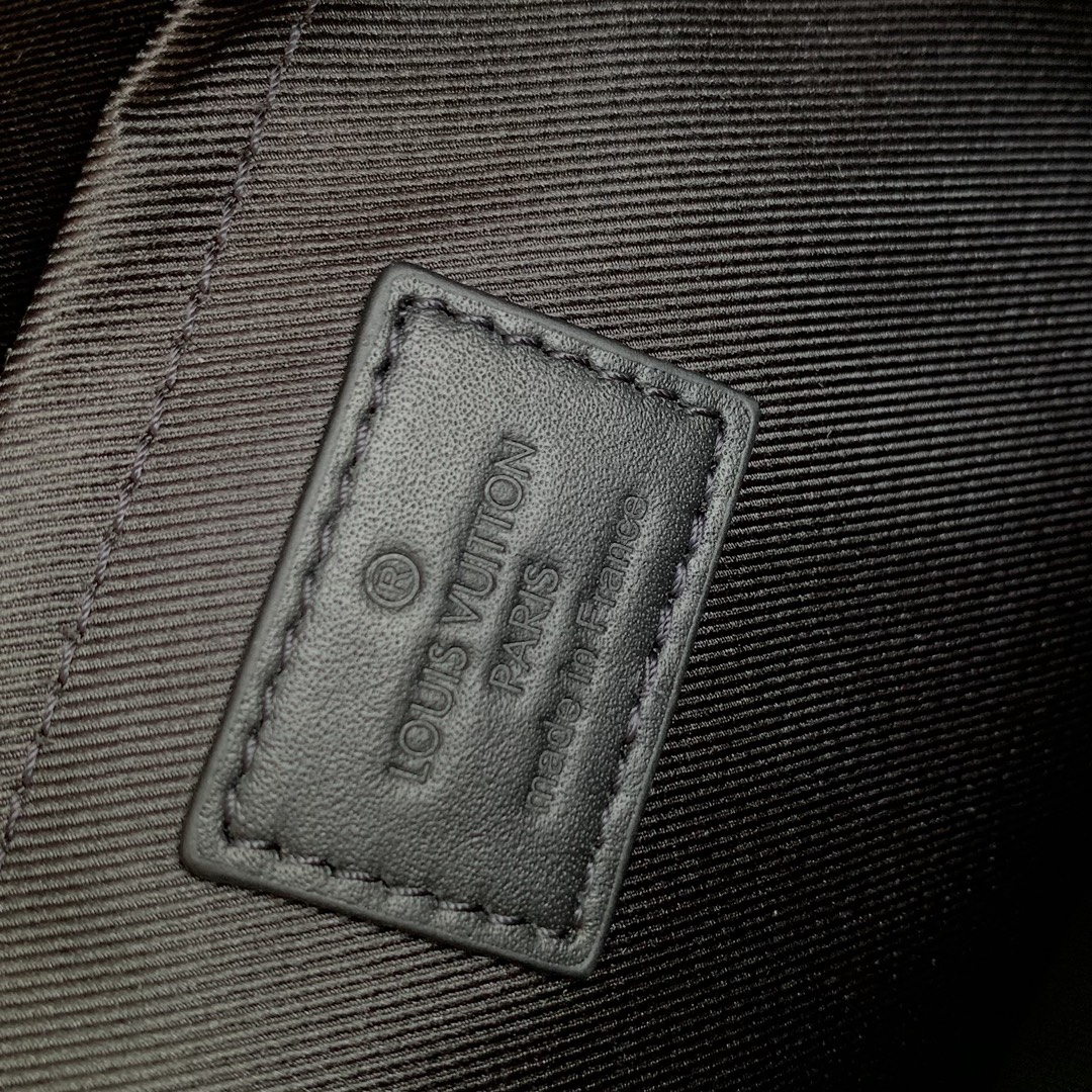 l**is V*t*n city keepall-27x17x13cm