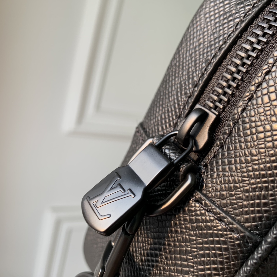 l**is V*t*n pochette kasai -25 x 15.5 x 6.5 cm