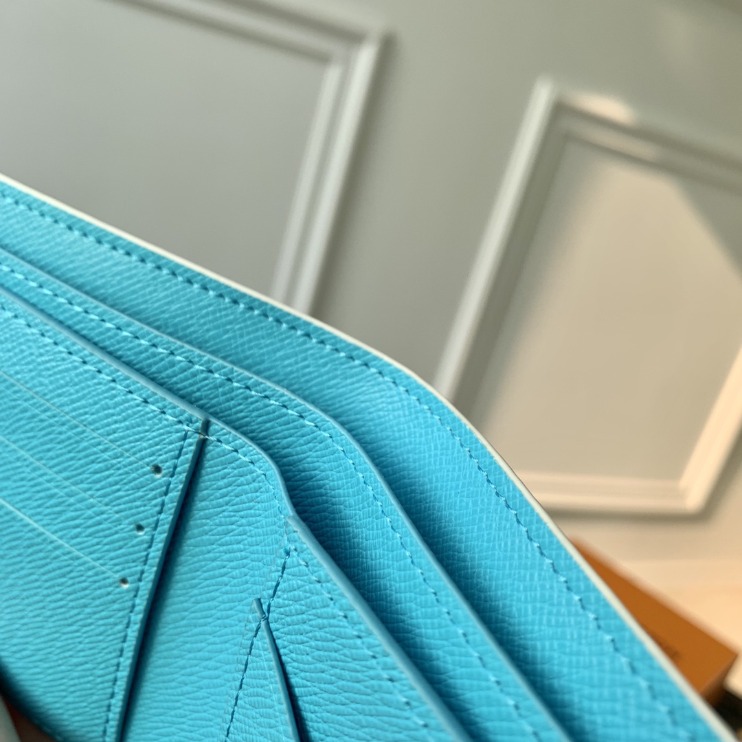 l**is V*t*n multiple wallet-11.5 x 9 x 1.5 cm