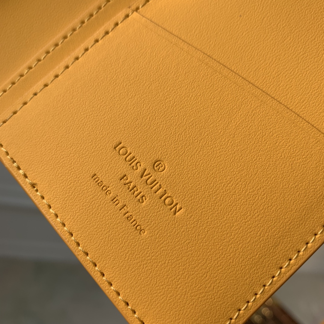 l**is V*t*n brazza wallet-10*19*2cm