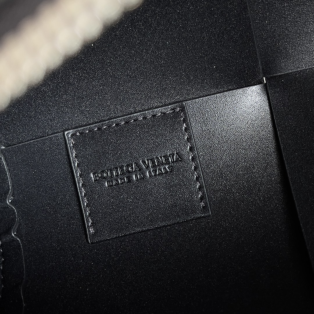 Bo*te*ga ve*ne*ta arco bag-31*14*14cm