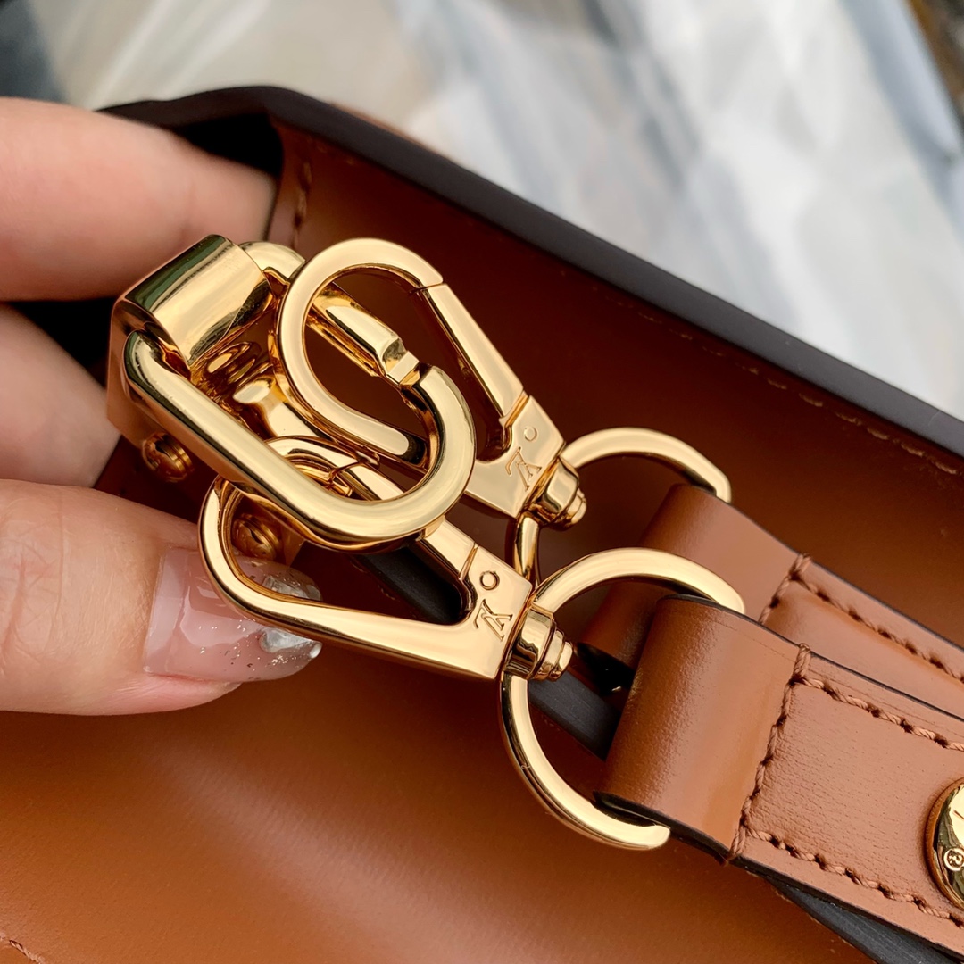 l**is V*t*n mini dauphine bag-20*15*9cm