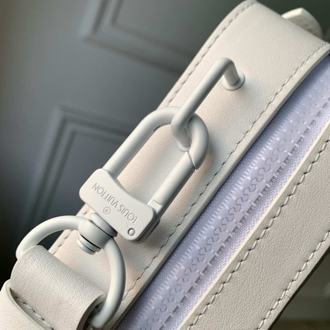 LV -Handle Soft Trunk-M21677-21.5 x 15 x 7CM