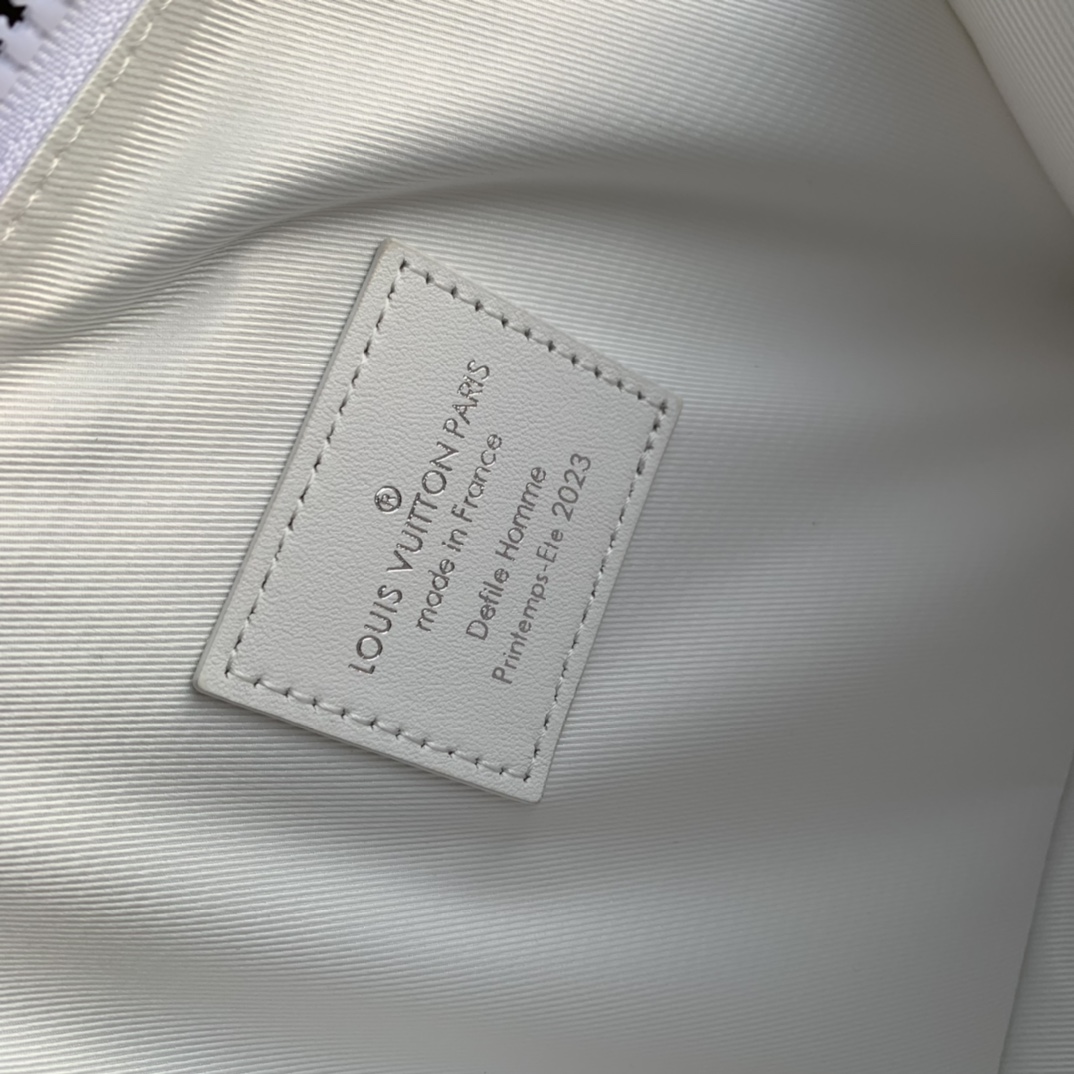 LV -Handle Soft Trunk-M21677-21.5 x 15 x 7CM