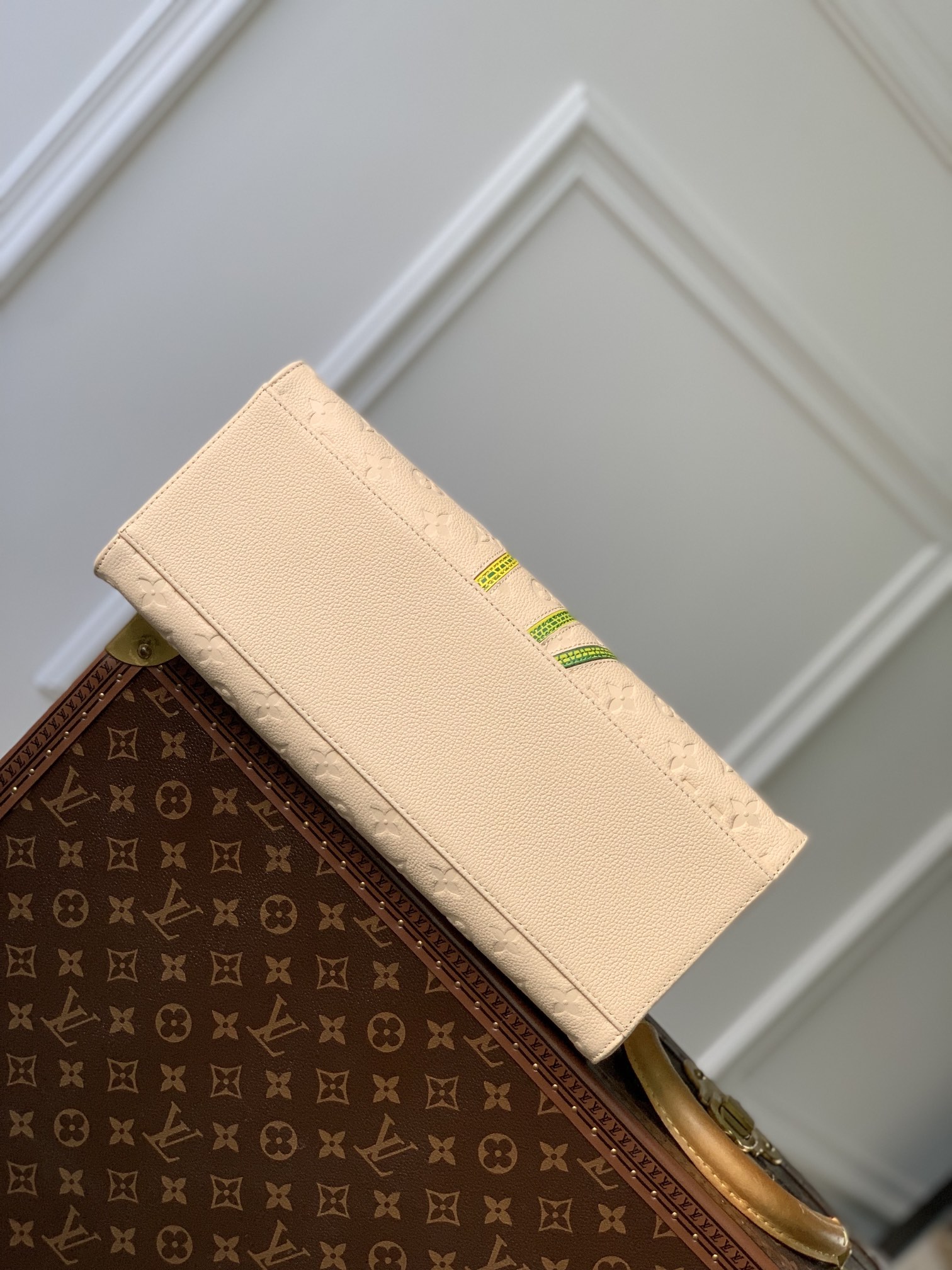 l**is V*t*n x ykonthego handbag-35 x 27 x 14 cm