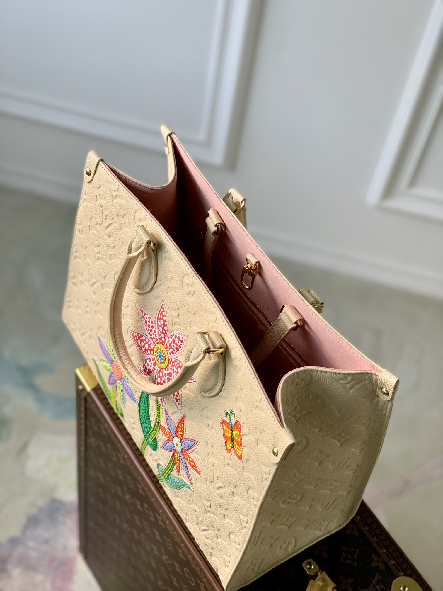 l**is V*t*n x ykonthego handbag-35 x 27 x 14 cm