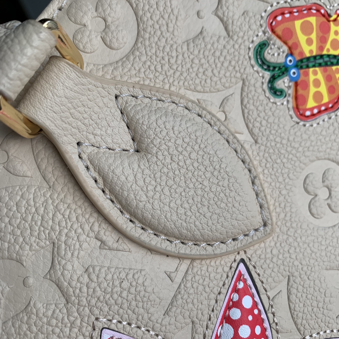 l**is V*t*n x ykonthego handbag-35 x 27 x 14 cm