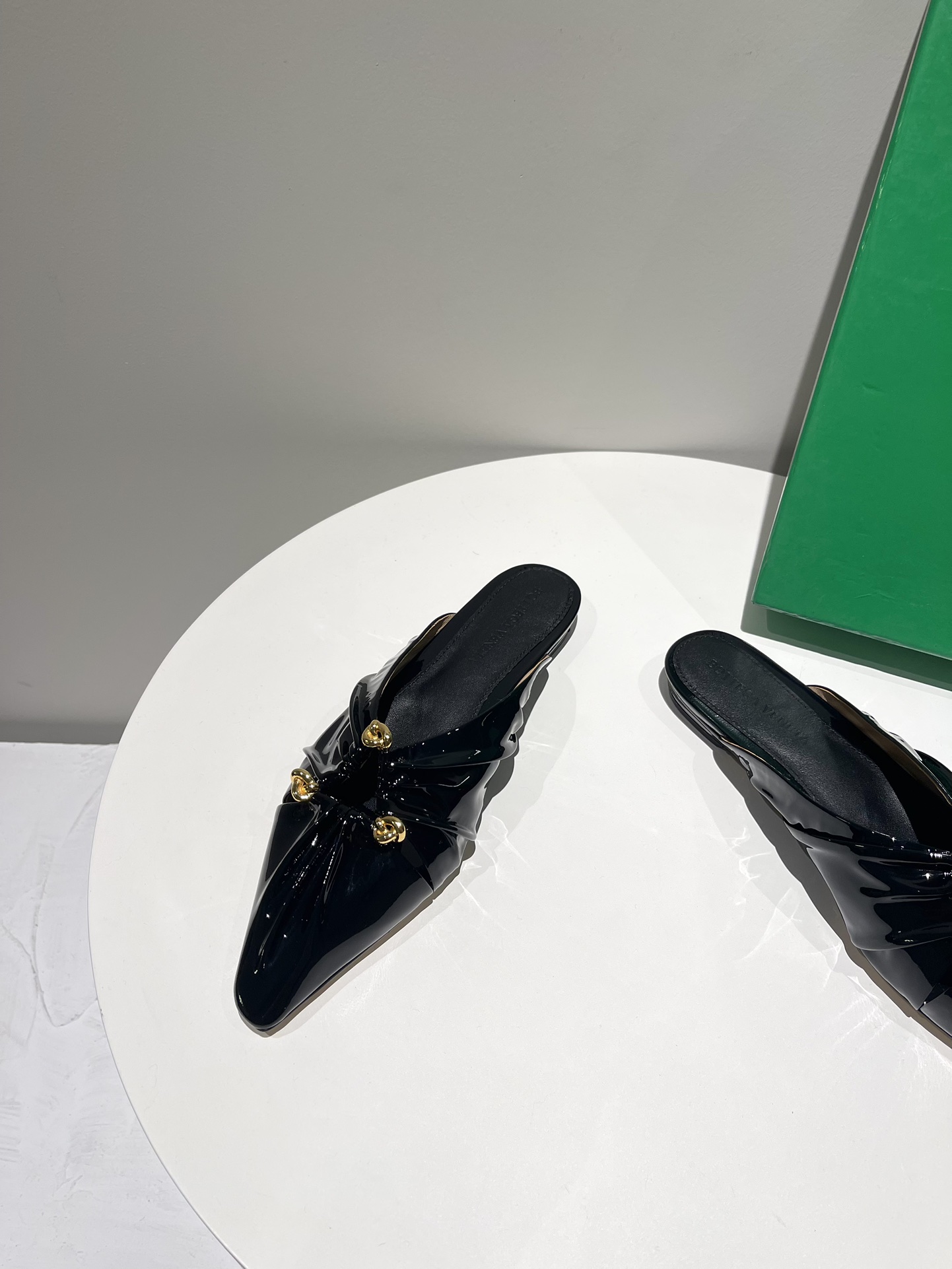 Bo*te*ga ve*ne*ta sandals