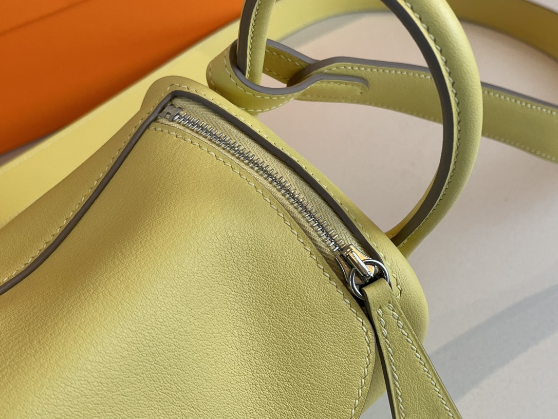 H**mes lindy 19-togo leather-19cm