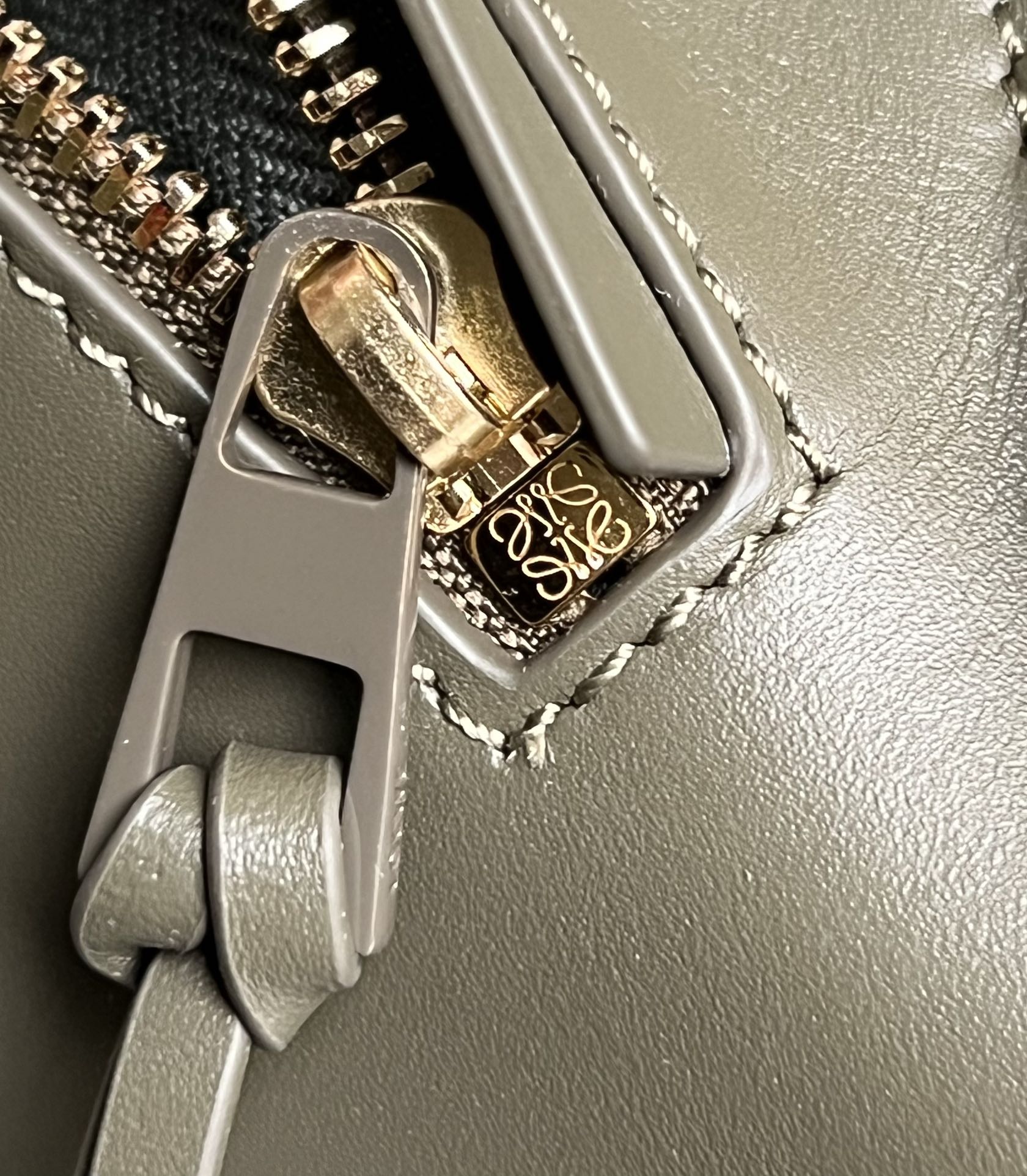 Loewe Hammock Bag-19.5*14.4*20.8CM