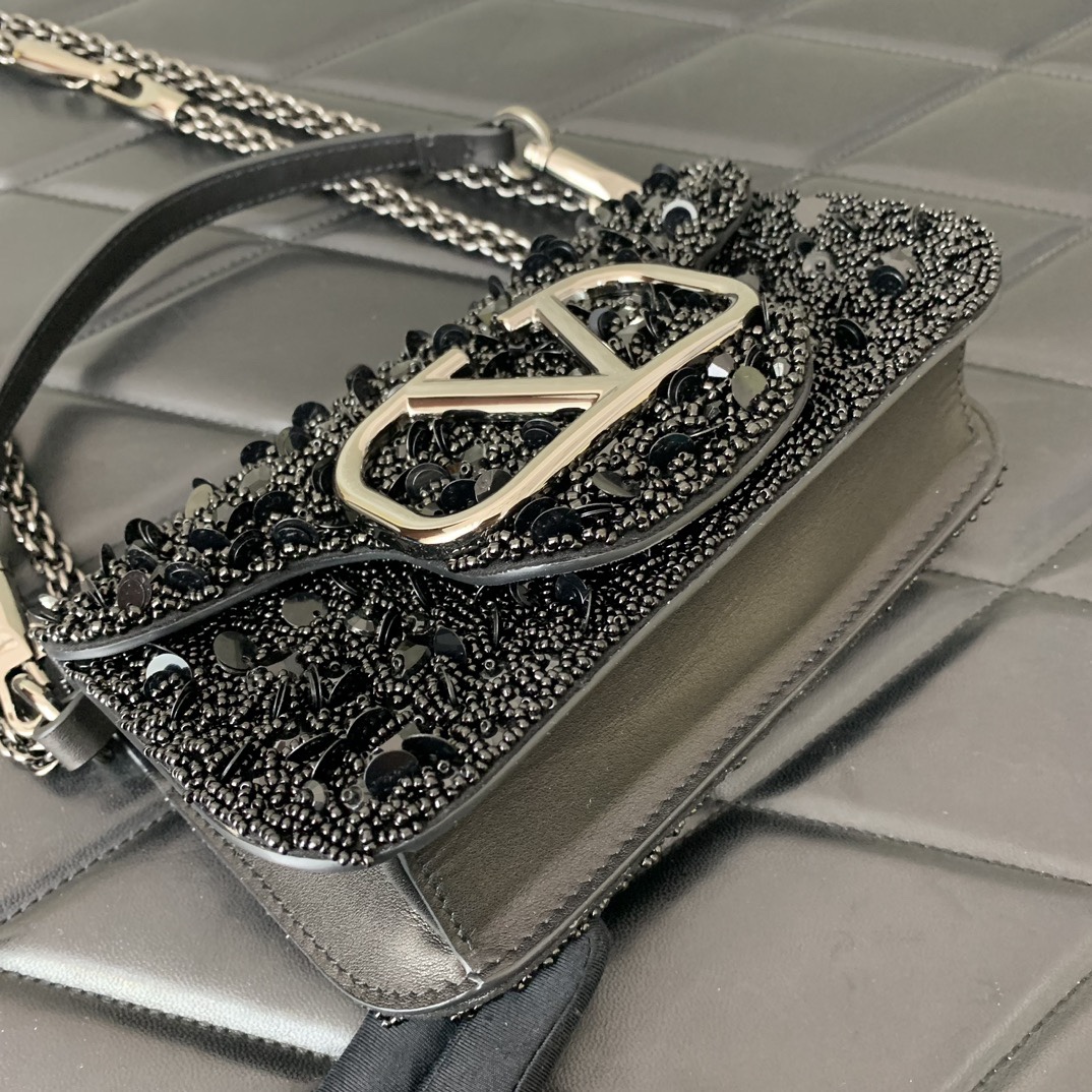 Valentino Garavani Mini Loc-19✖️10.5✖️5CM