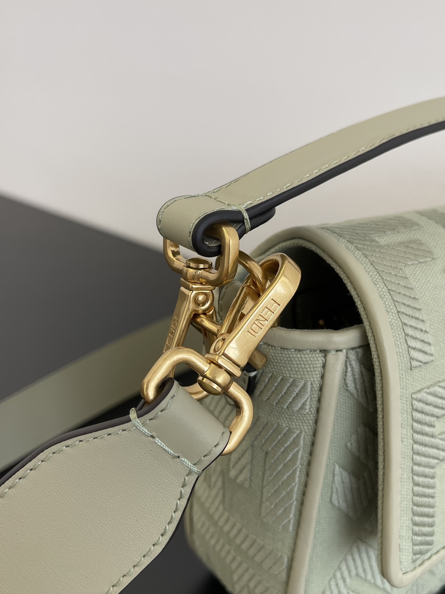 F**di baguette bag-26x14x4cm