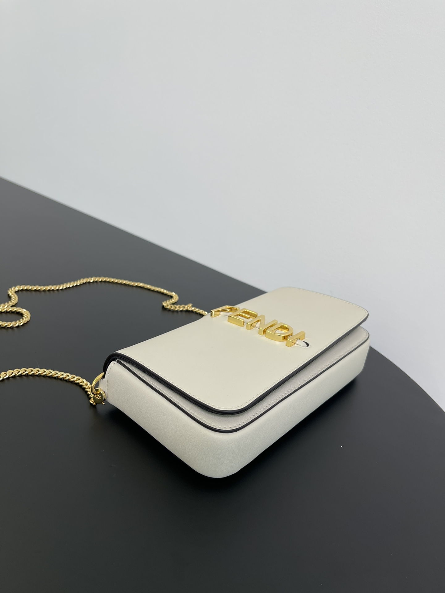 F**di wallet on chain bag-22x5x11cm