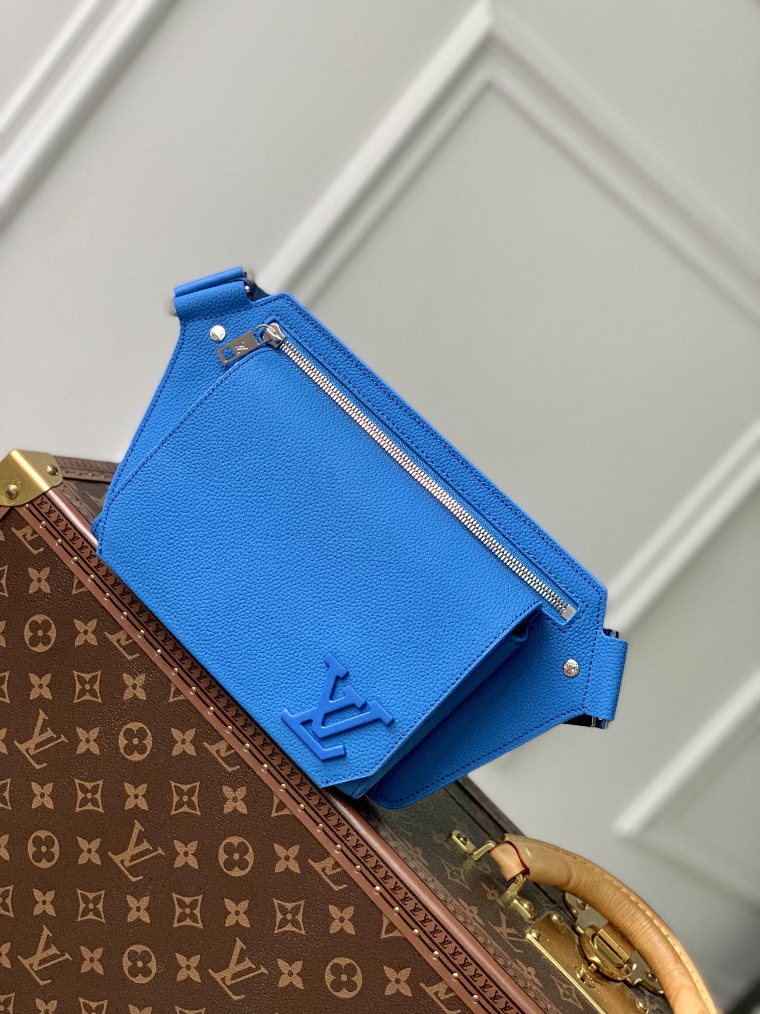 l**is V*t*n takeoff handbags-30*16*3cm