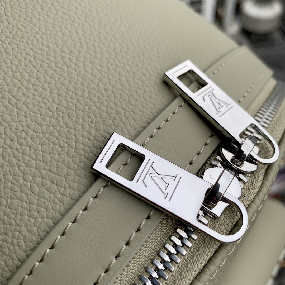 l**is V*t*n aerogram backpack m22503-43*30*14cm