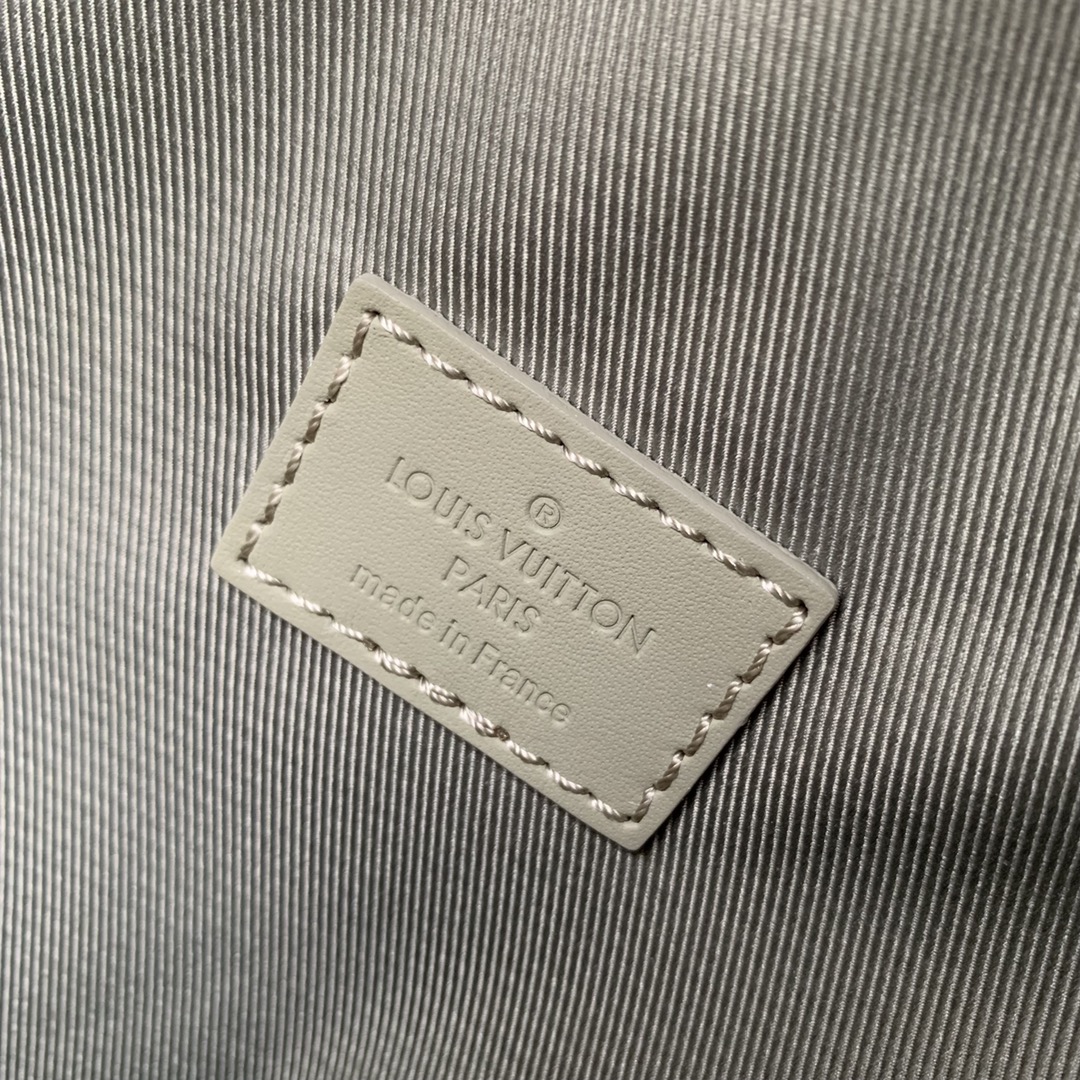 l**is V*t*n aerogram backpack m22503-43*30*14cm