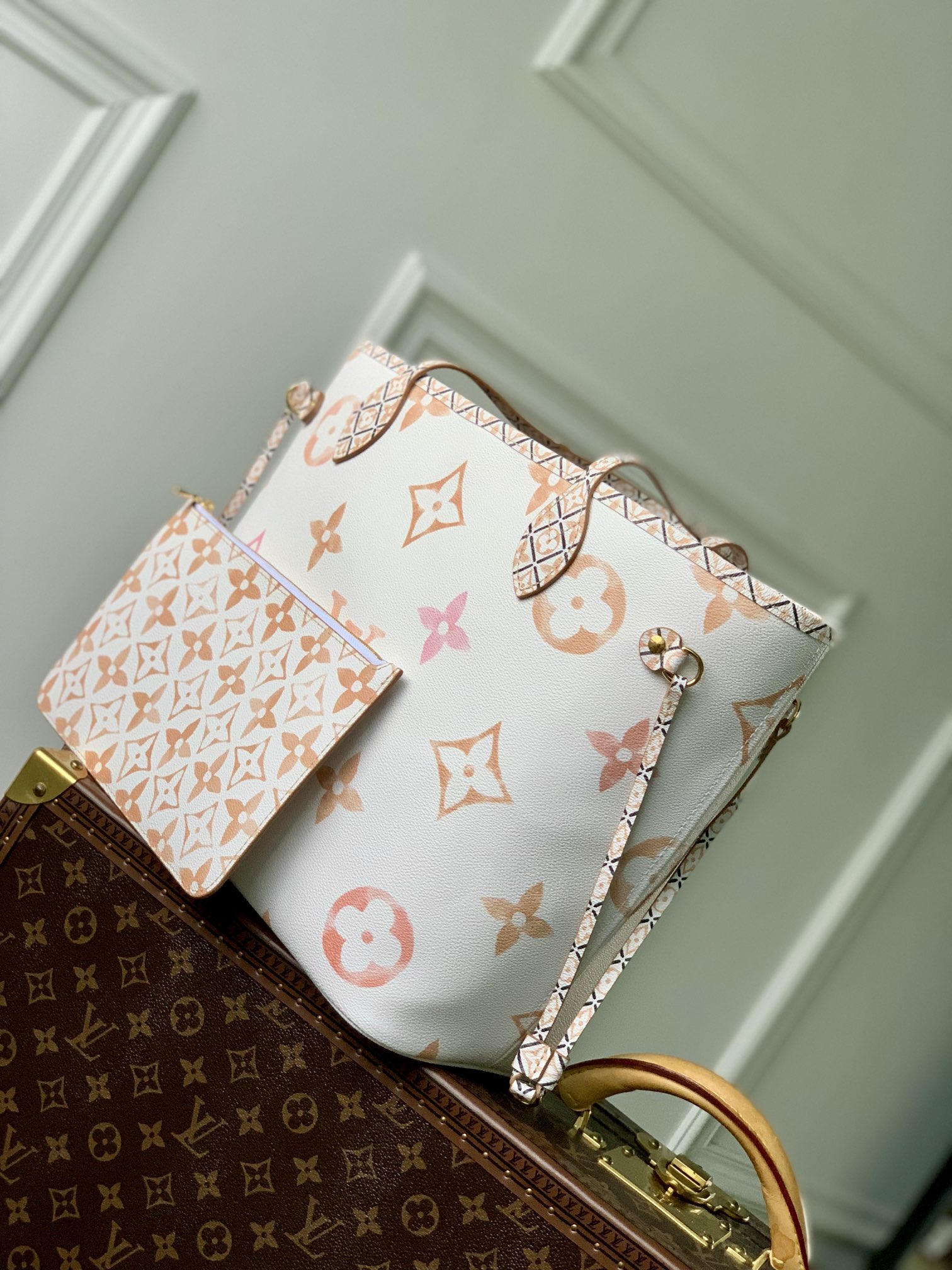 l**is V*t*n neverful m21733-32*29*17cm