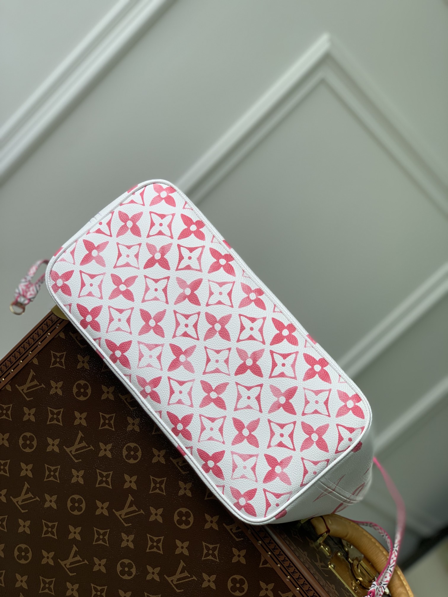 l**is V*t*n neverful m21733-32*29*17cm