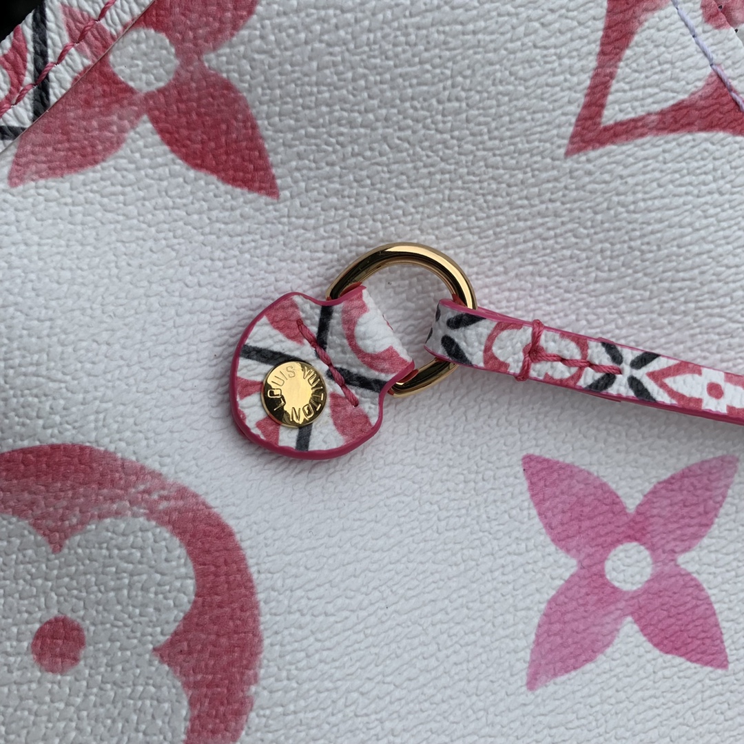 l**is V*t*n neverful m21733-32*29*17cm