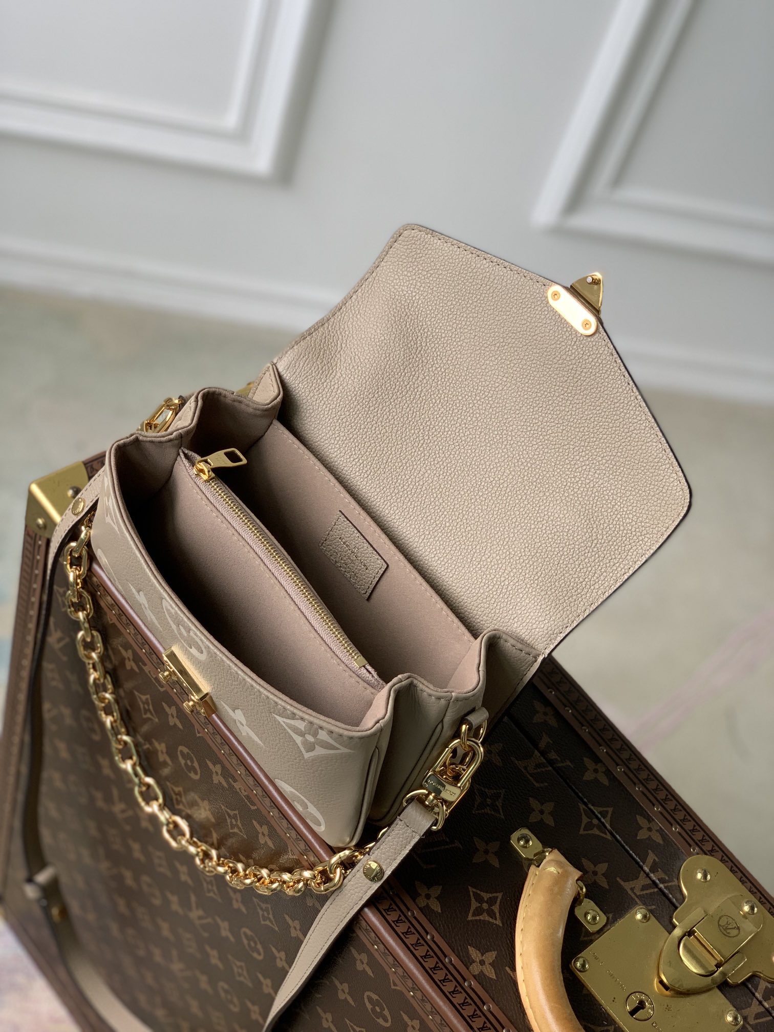 l**is V*t*n pochette metis east west handbags- 21.5 x 13.5 x 6cm