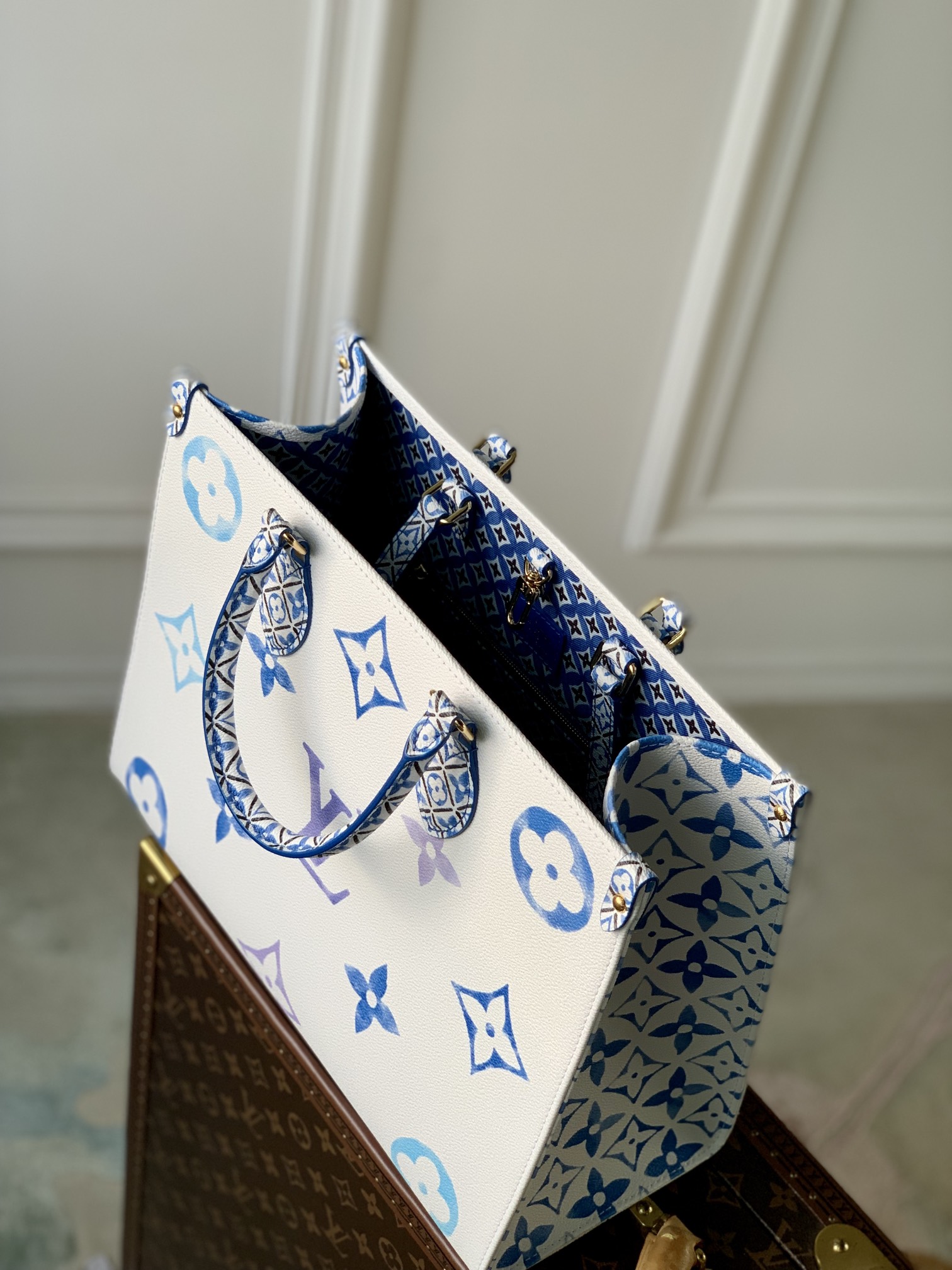 l**is V*t*n onthego handbag-m22975-35 x 27 x 14 cm