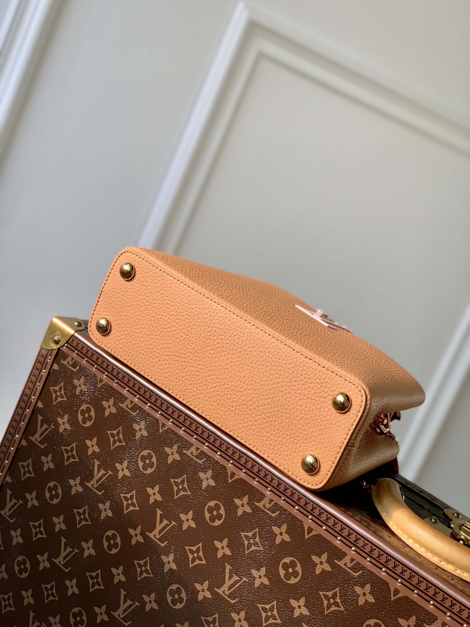 l**is V*t*n capucines handlebag