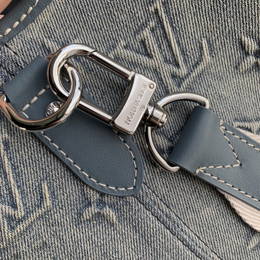 l**is V*t*n week-end tote -38.5*29*11cm